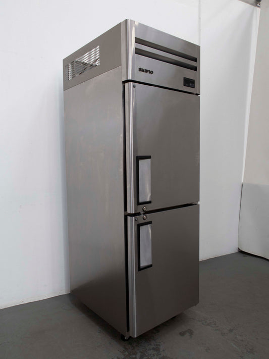 Skipio SFT25-2 Single Split Door Upright Freezer
