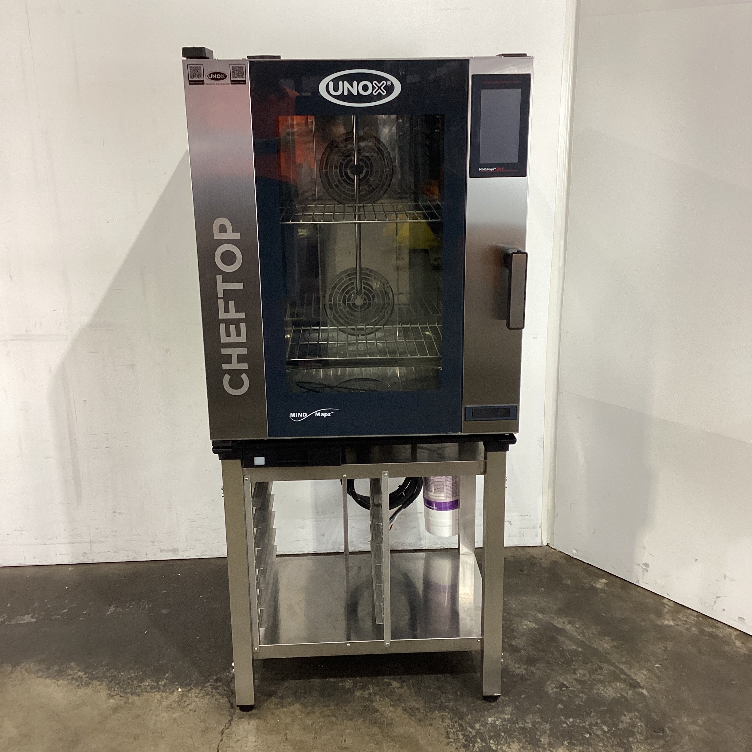 Unox XEVC-1011-E1RM Combi Oven + Stand