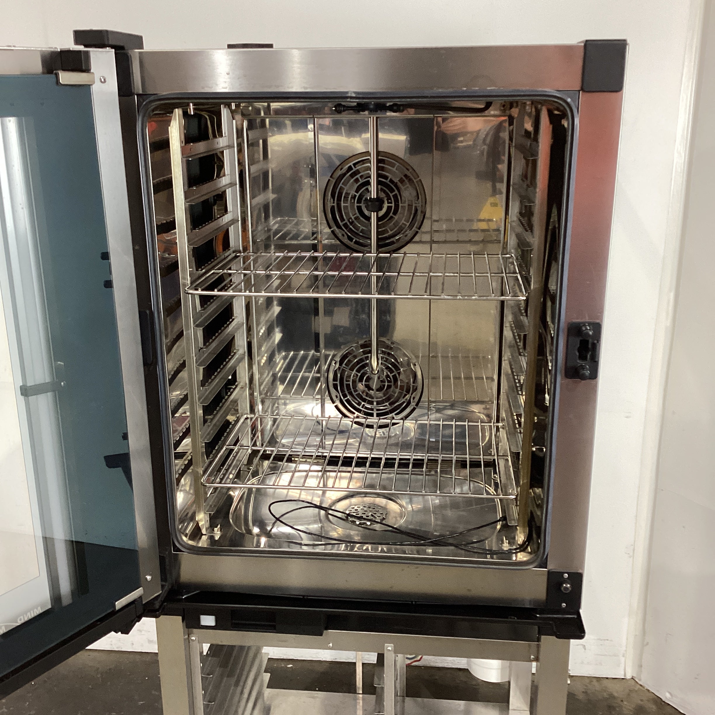 Unox XEVC-1011-E1RM Combi Oven + Stand