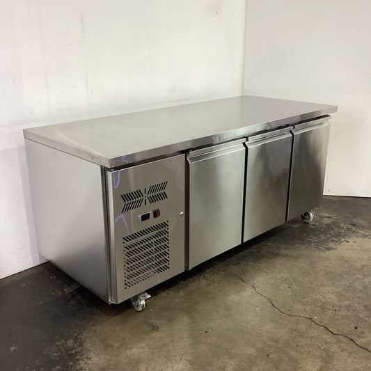 Commercial BN-CC18R3-Y Undercounter Fridge