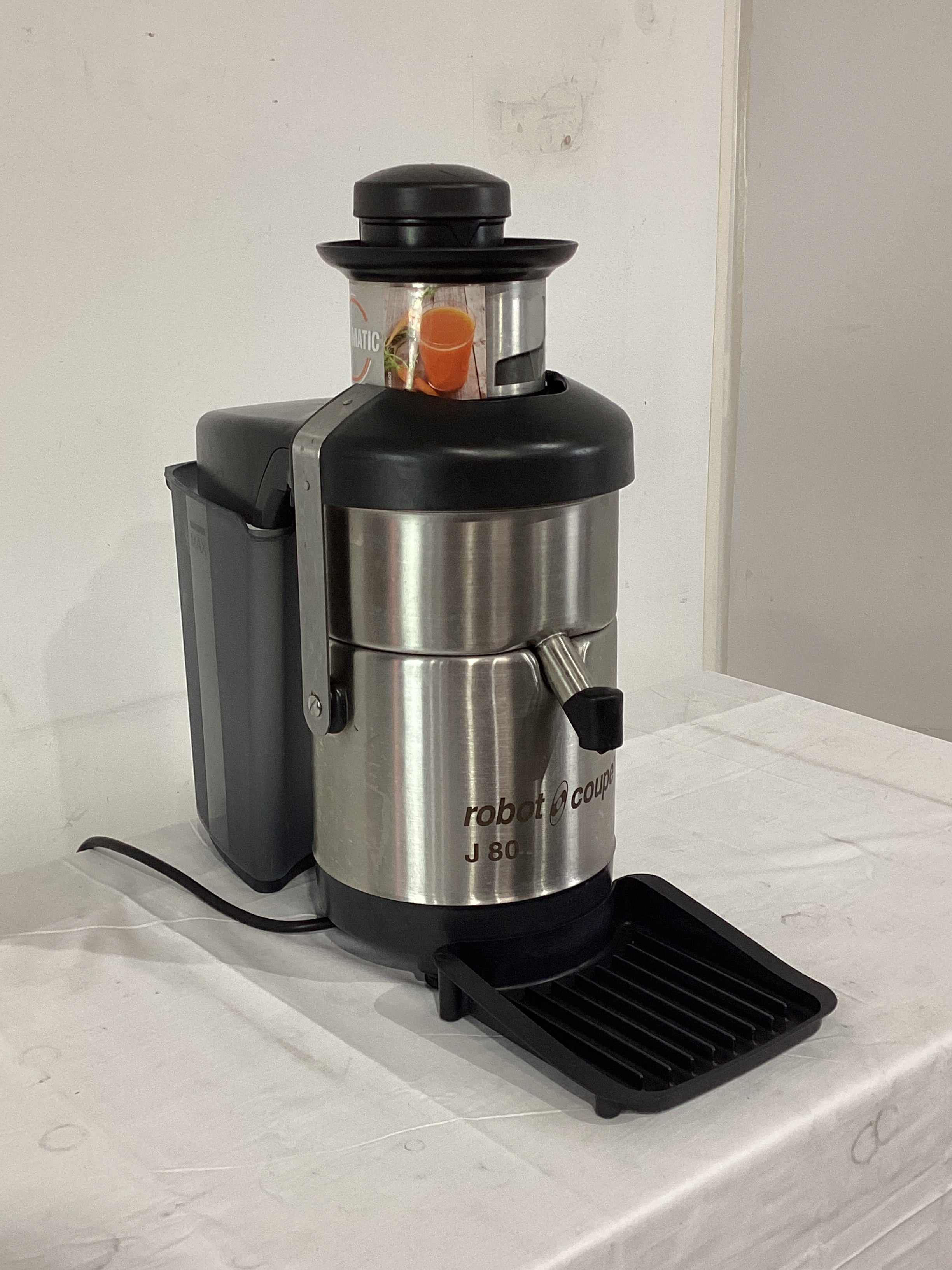 Robot Coupe  J80 Automatic Juice Extractor
