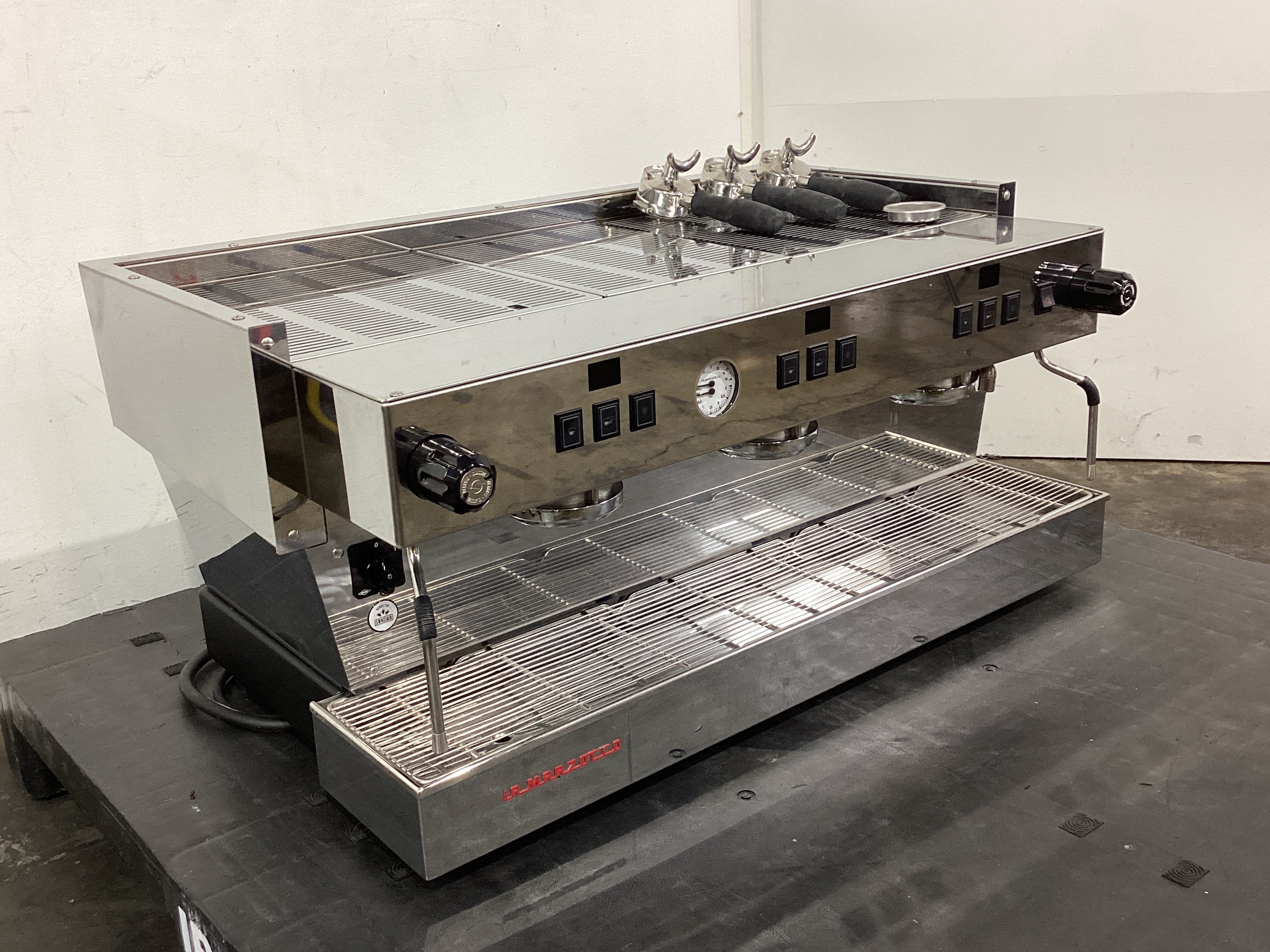 La Marzocco 3AVHW 3 Group Coffee Machine