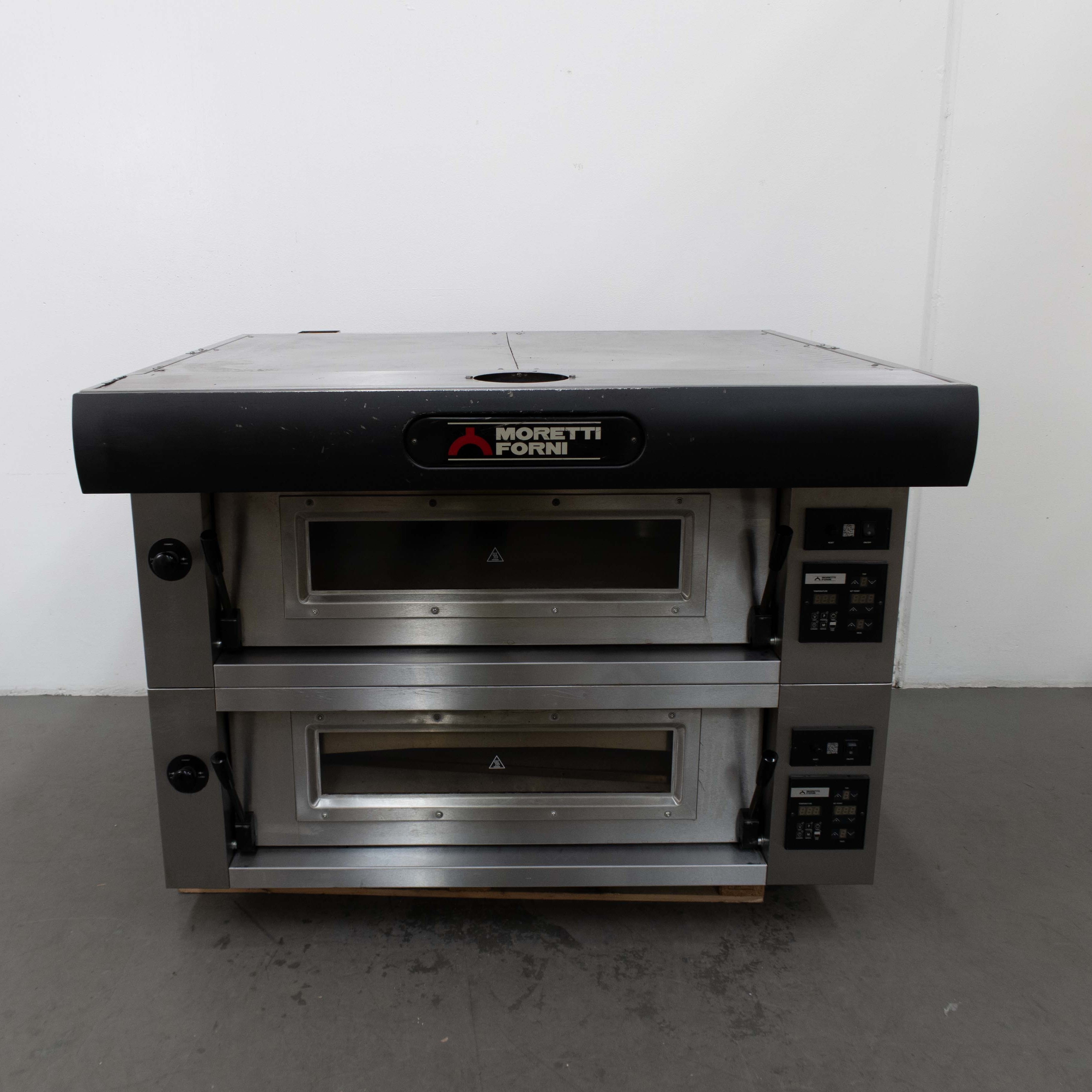 Moretti Forni AMACB18I 2 Deck Pizza Oven with Stand