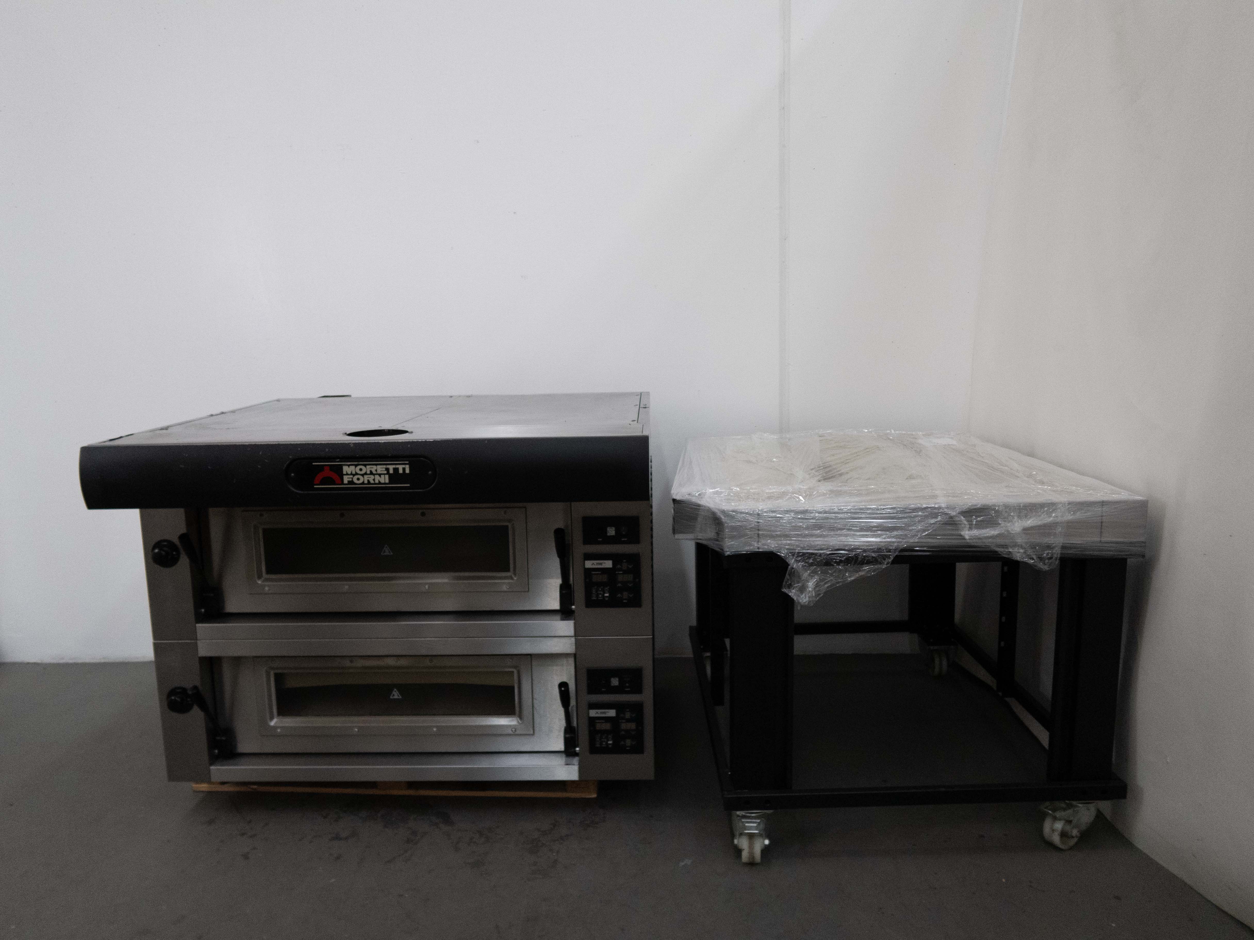Moretti Forni AMACB18I 2 Deck Pizza Oven with Stand