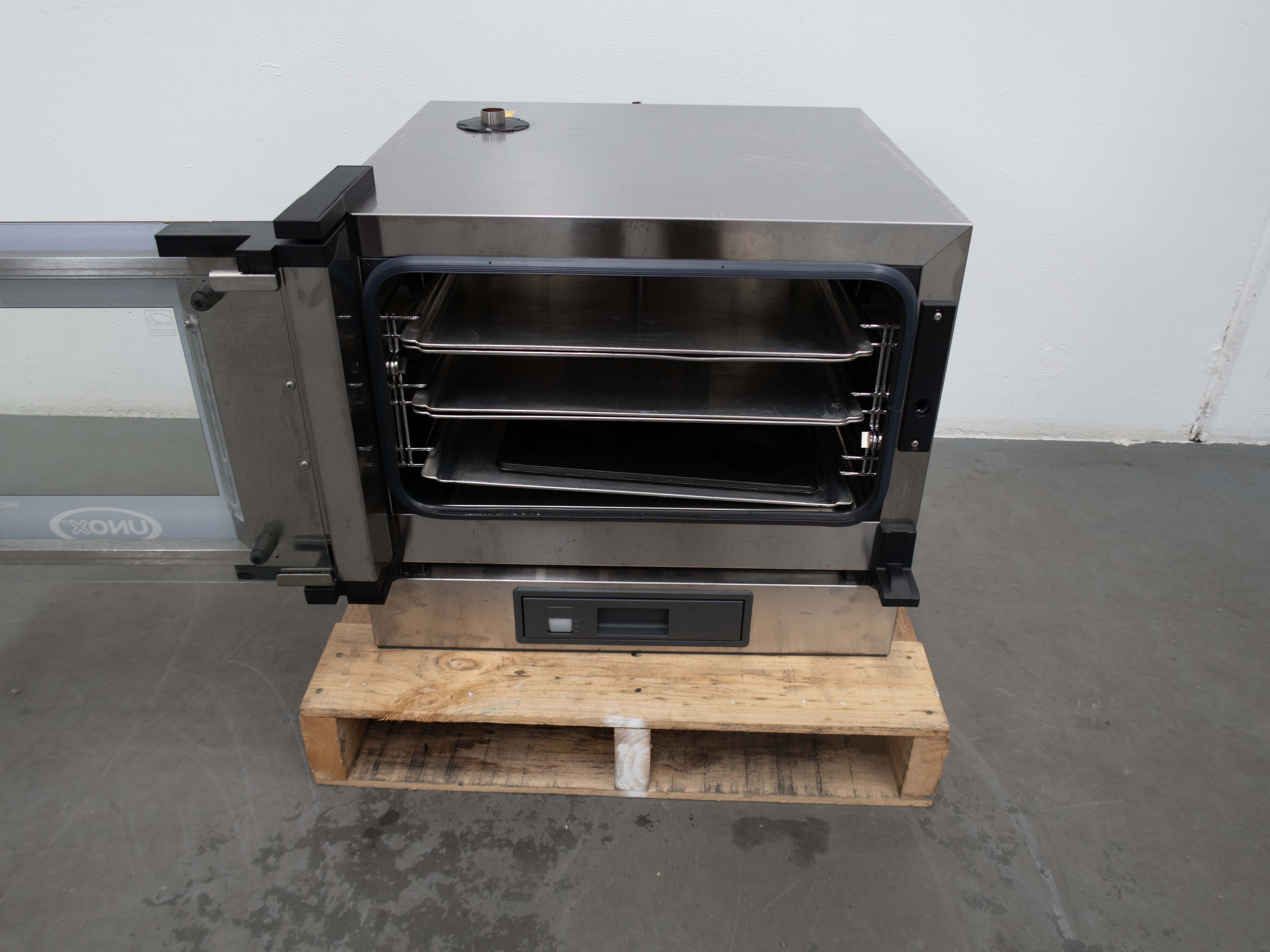 Unox XEFR-03HS-ETRV 3 Tray Convection Oven