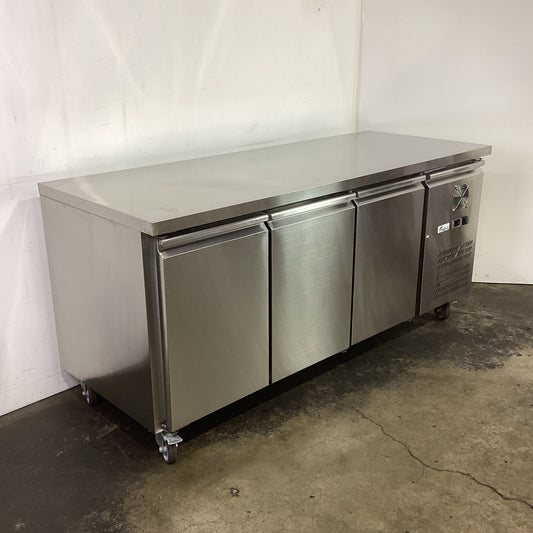 FED-X XUB7C18S3V Undercounter Fridge