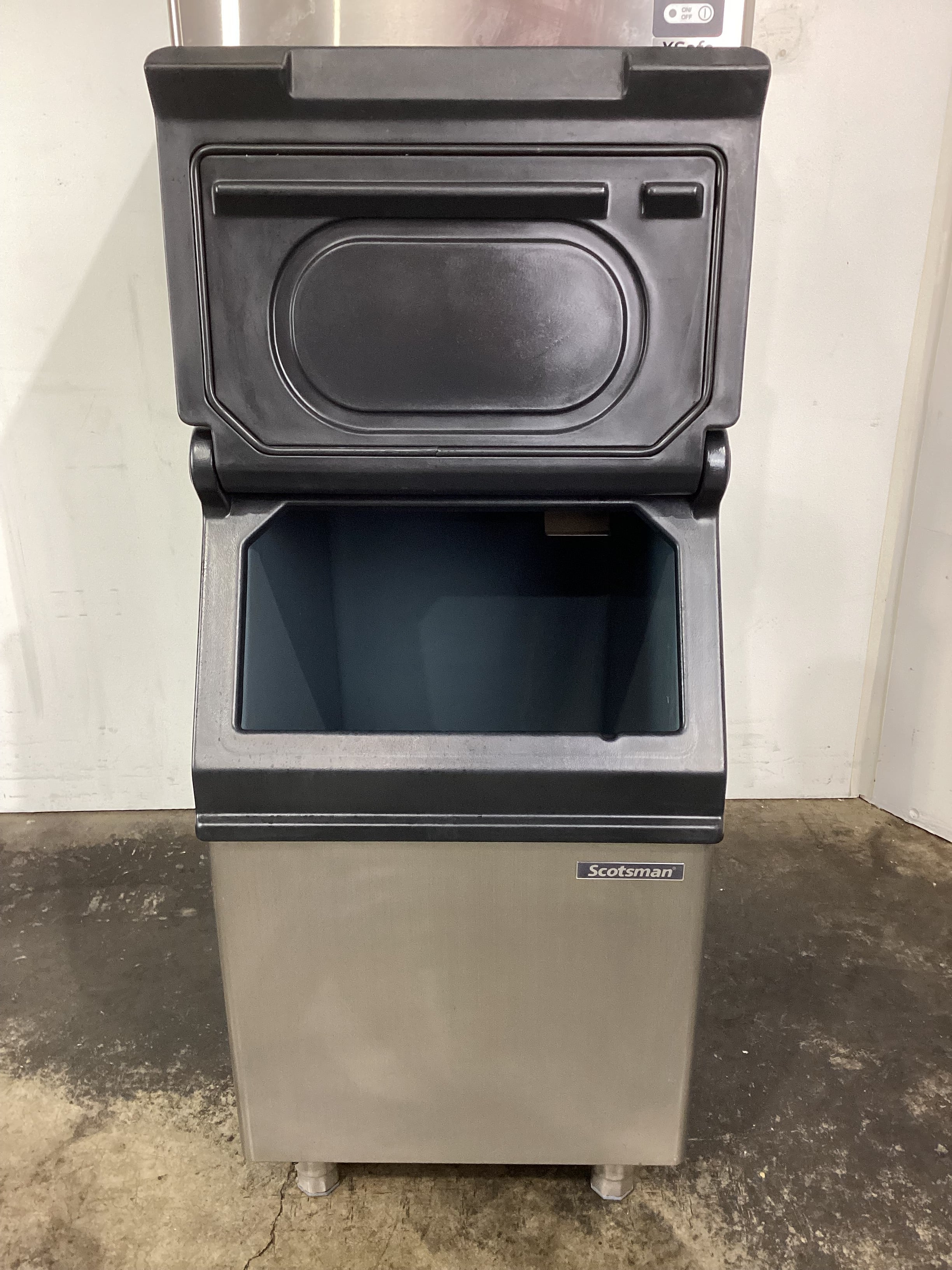 Scotsman NW507AS 220 Ice Machine