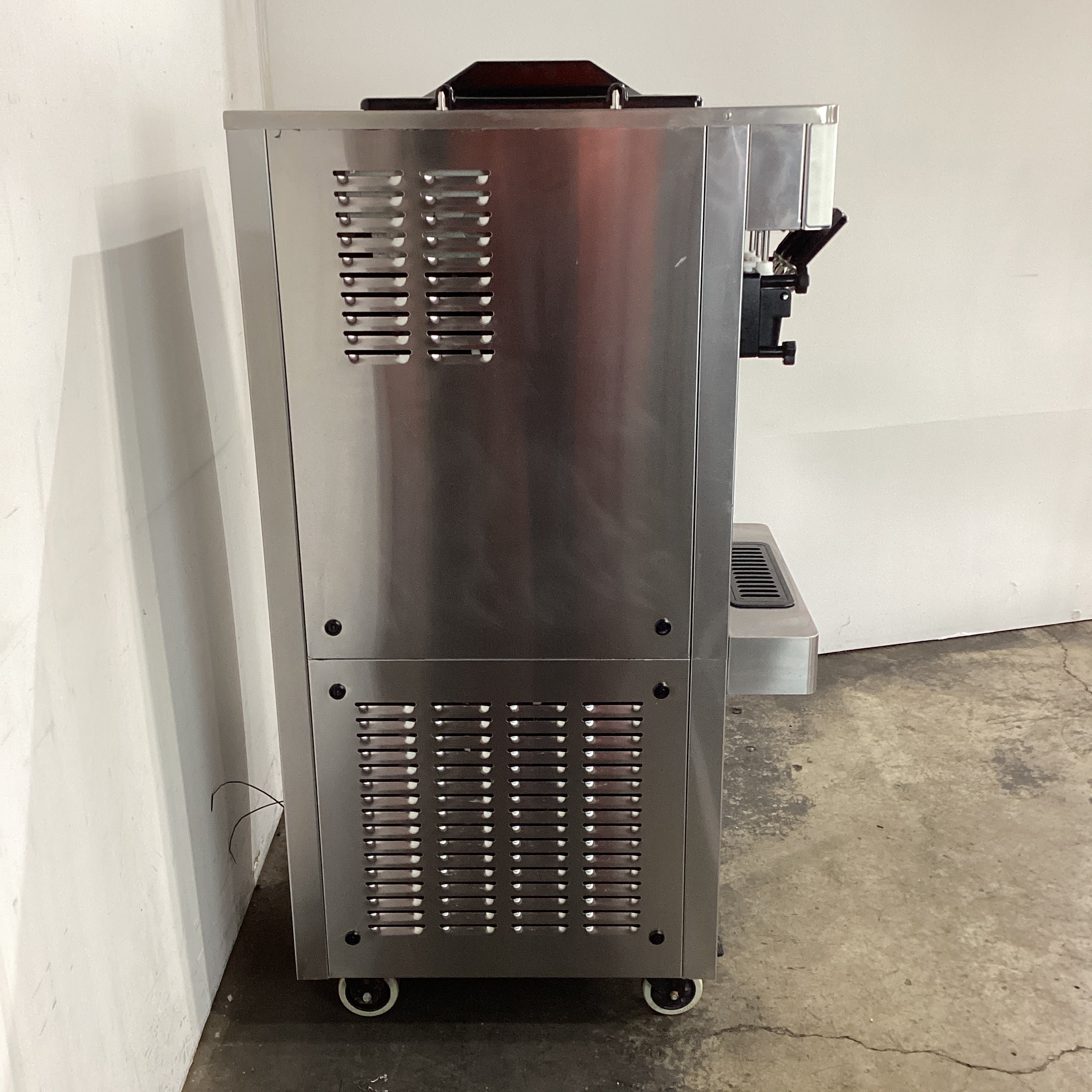 Spaceman 6250-C Soft Serve Ice Cream Machine