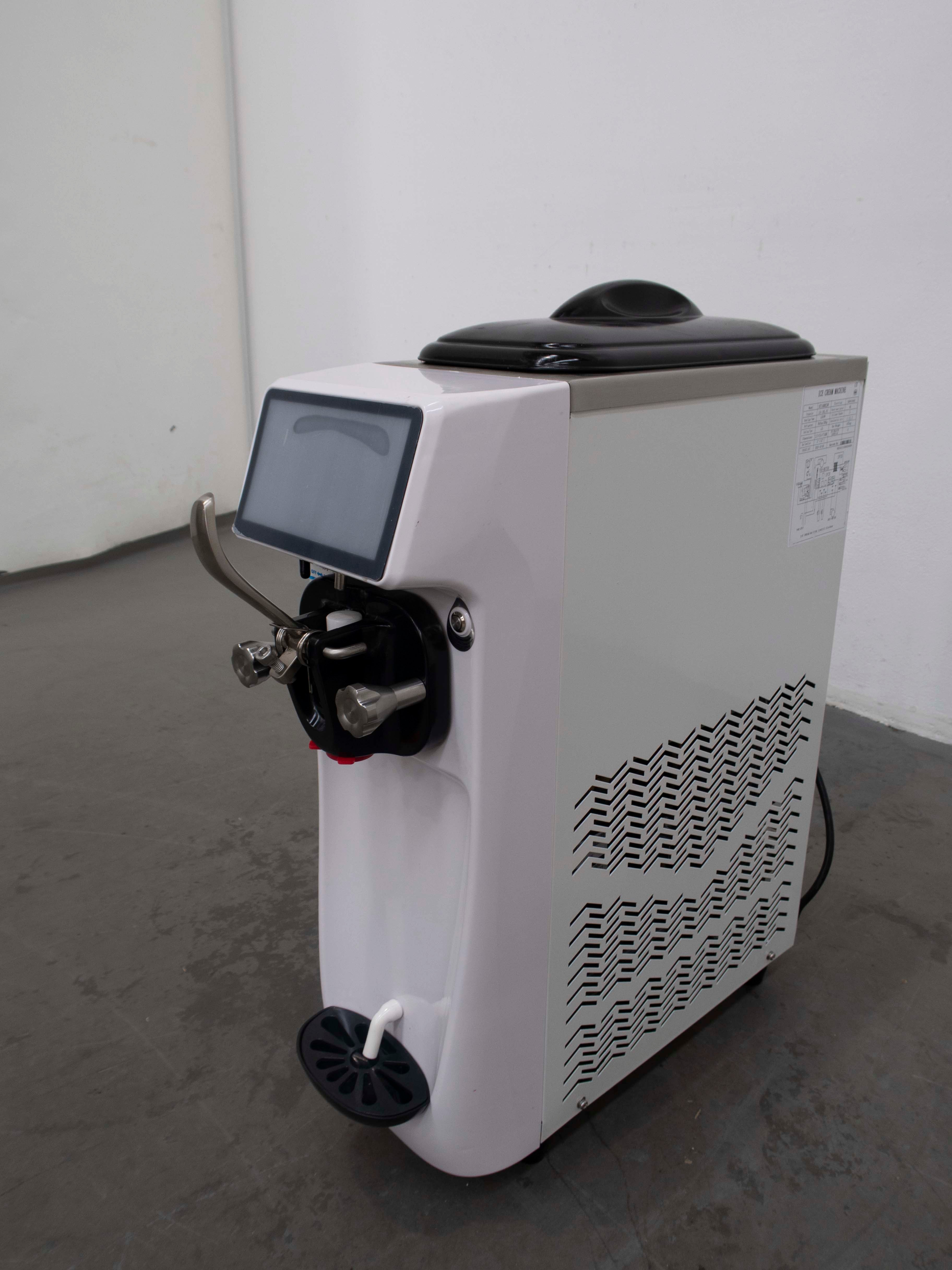 Mama Mia ST16ERLW Ice Cream Machine