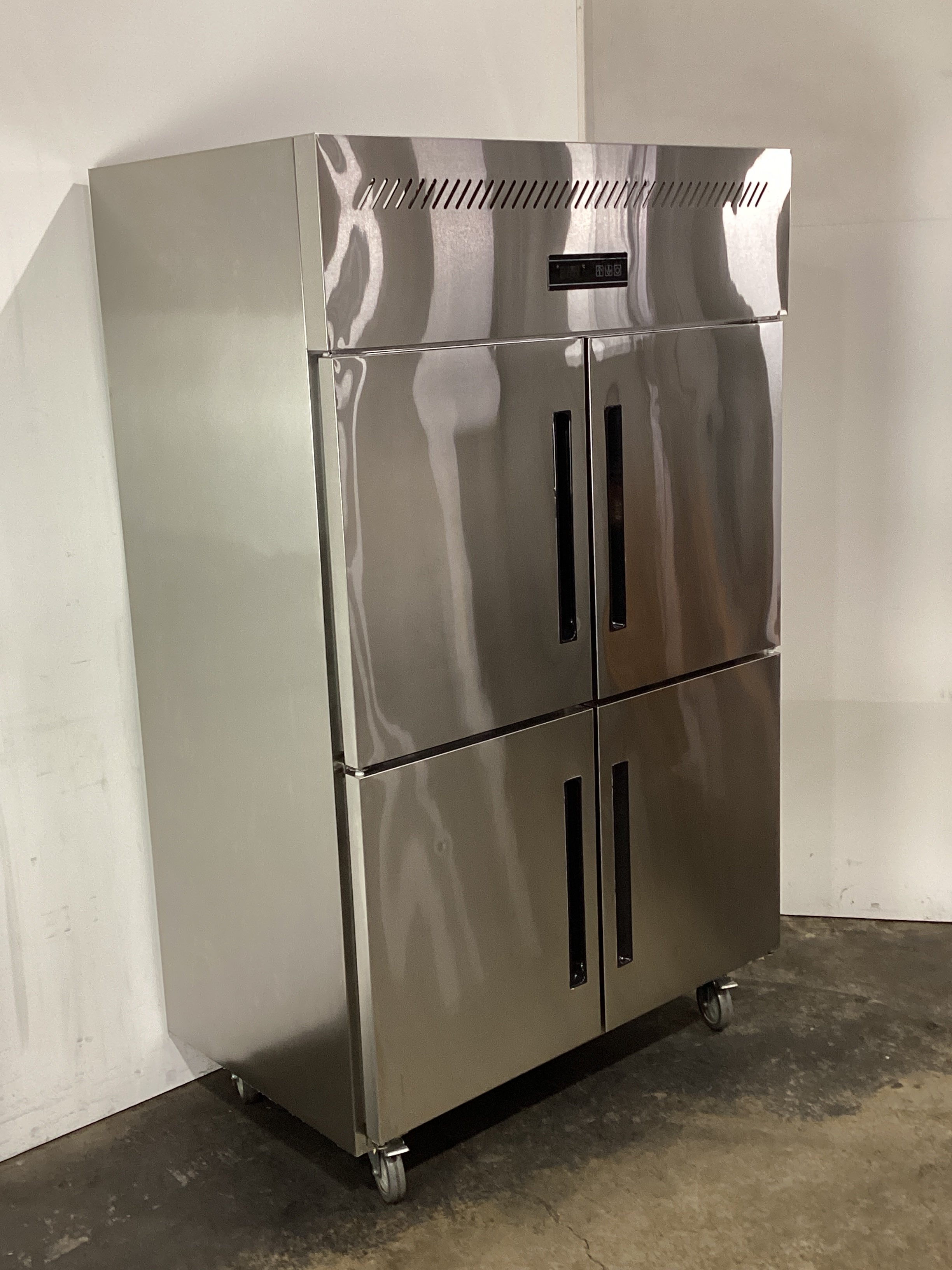 Aochi AVF-935-L4 Cooling Freezer