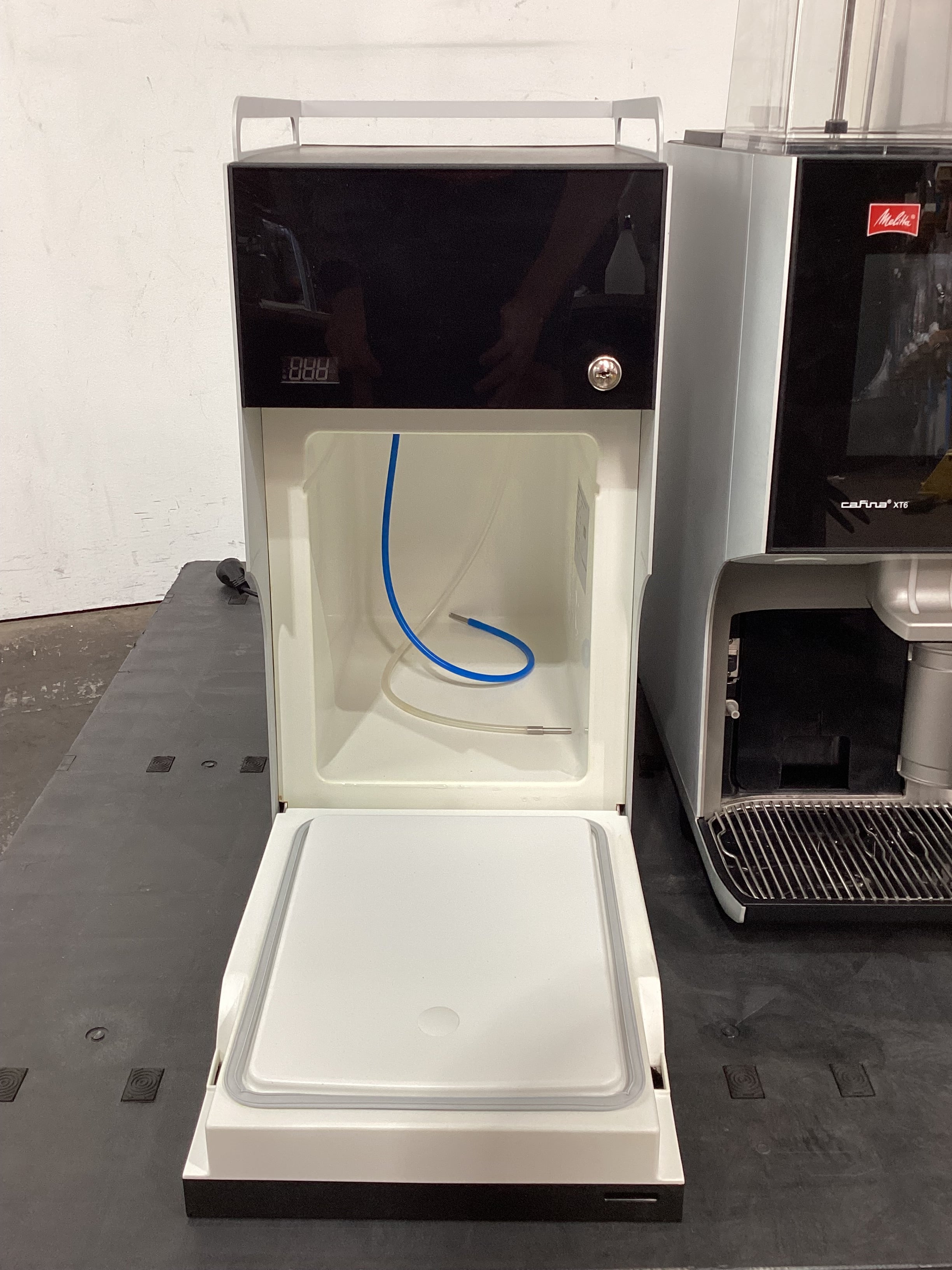Melitta XT6 Automatic Coffee Machine + Milk Fridge