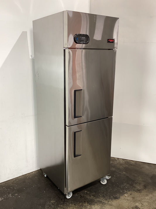 FSM BS2DUE/E Upright Fridge