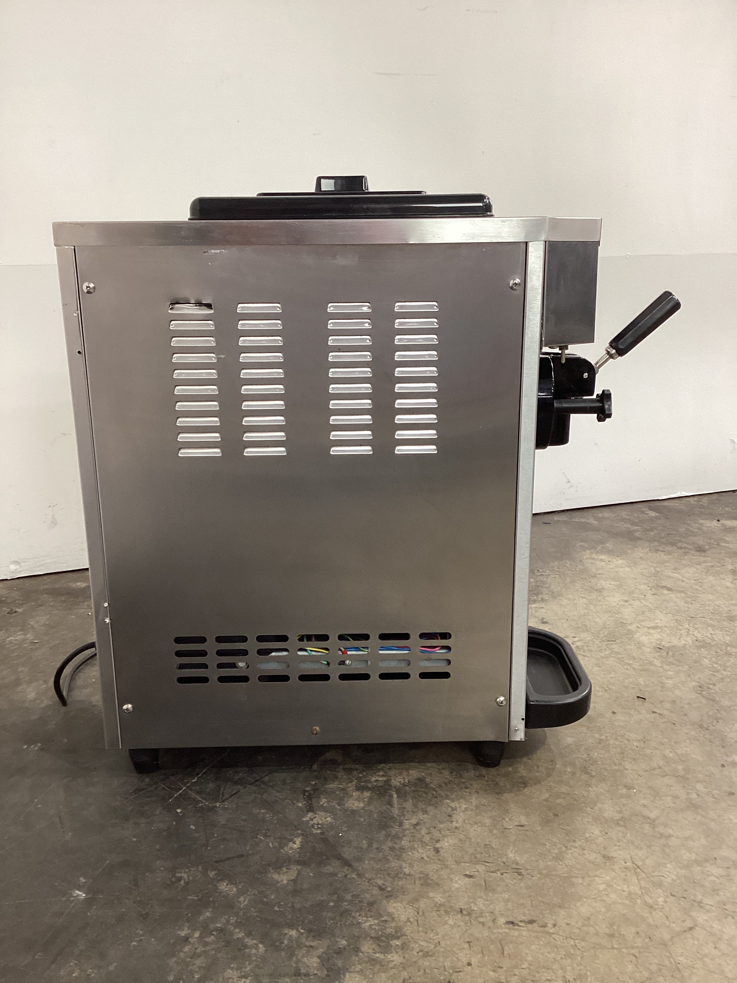 Aus Kitchen Pro AUSKPSSA116 Ice Cream Machine