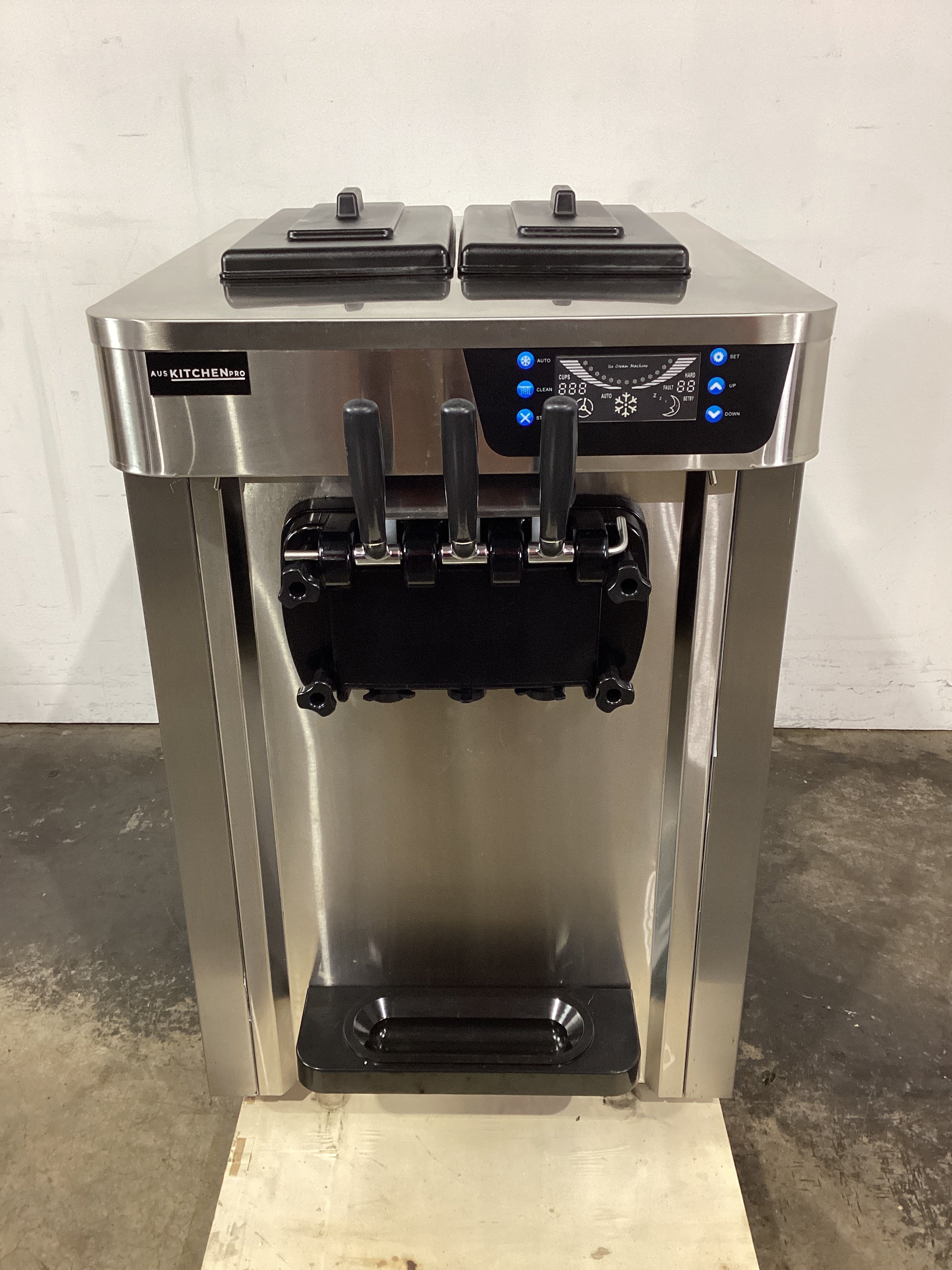 Aus Kitchen AUSKPSSA22 Soft Serve Ice Cream Machine