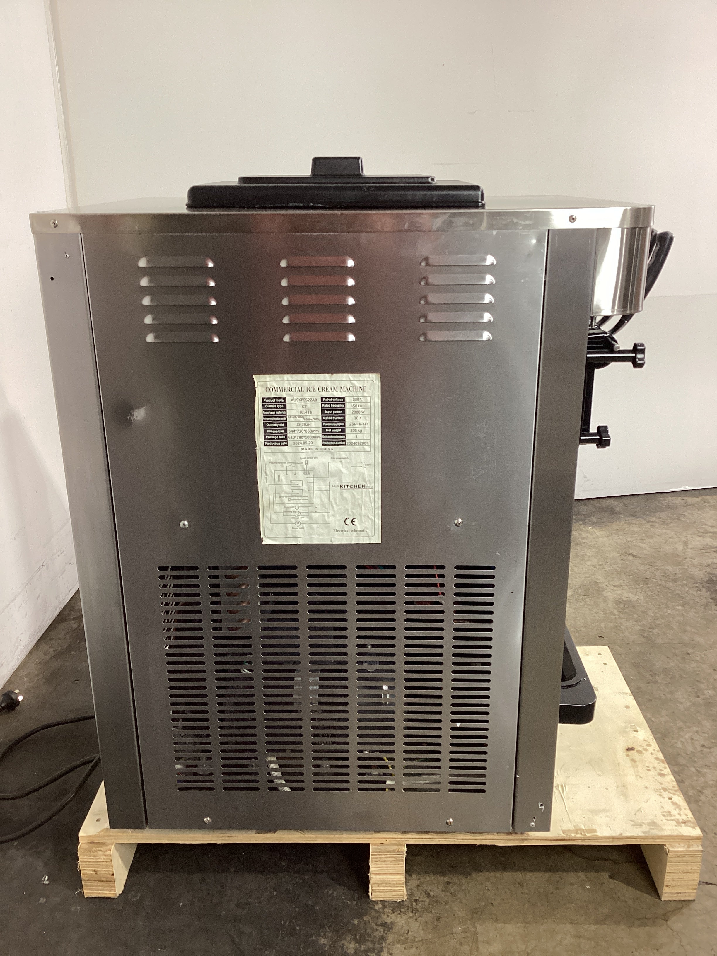 Aus Kitchen AUSKPSSA22 Soft Serve Ice Cream Machine