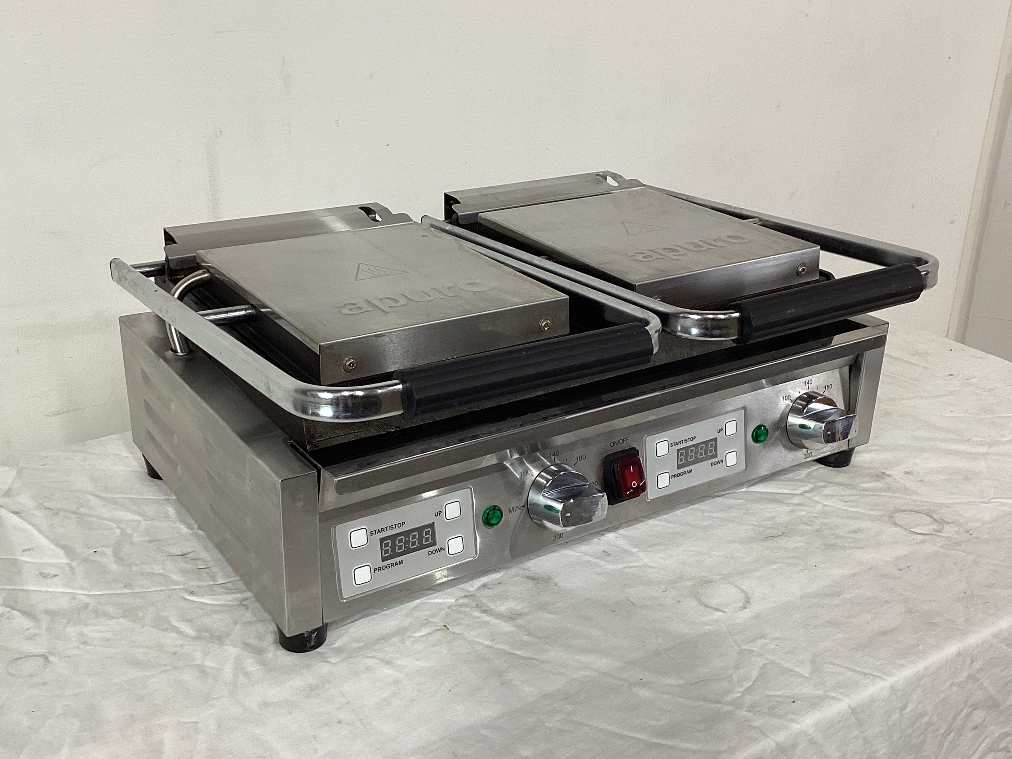 Apuro FC385-A Contact Grill