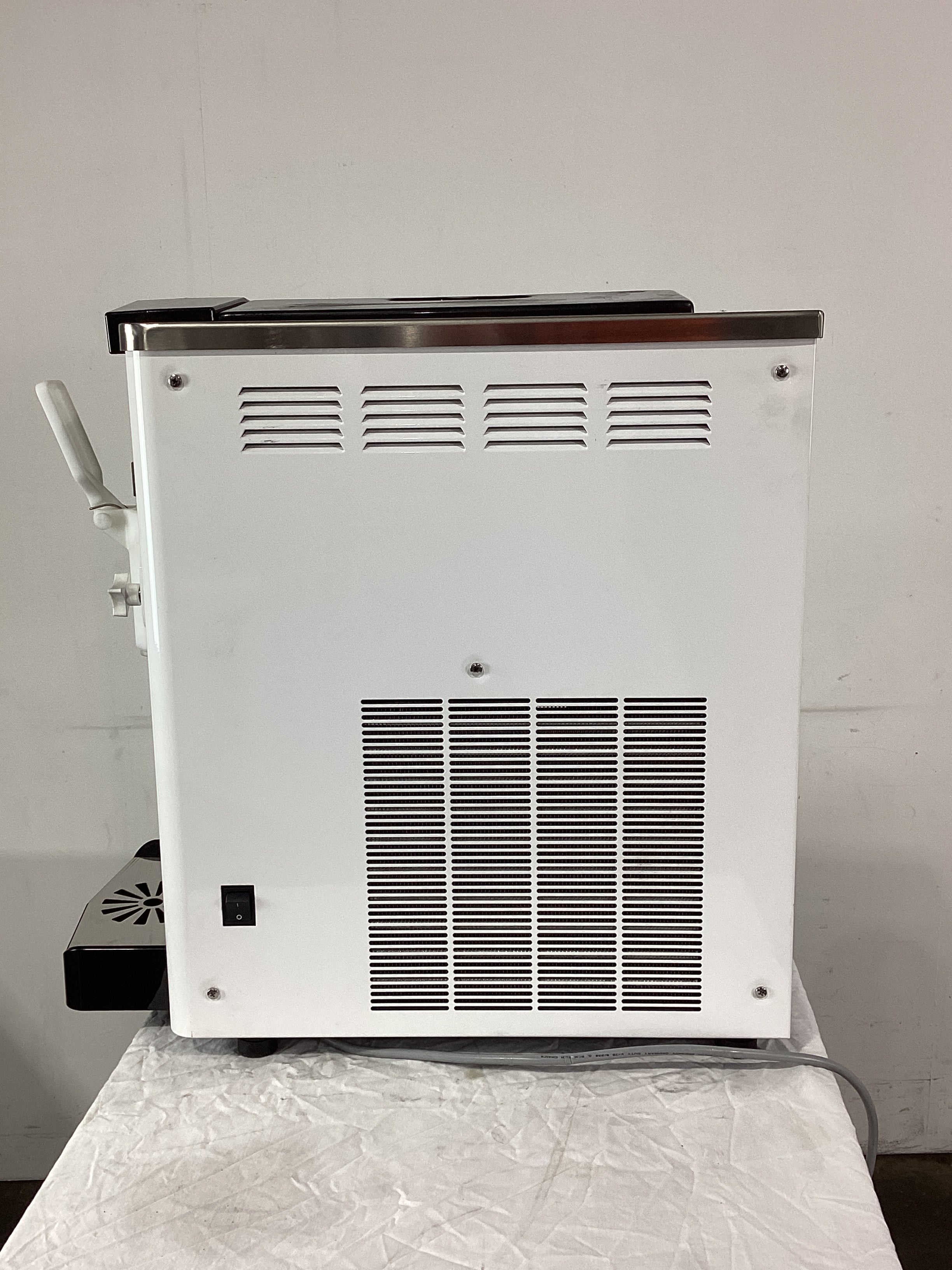 Karma Karmag Ice Cream Machine