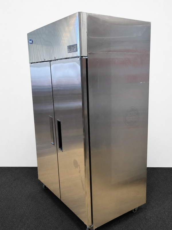 Atosa MBF8002GR Upright Freezer