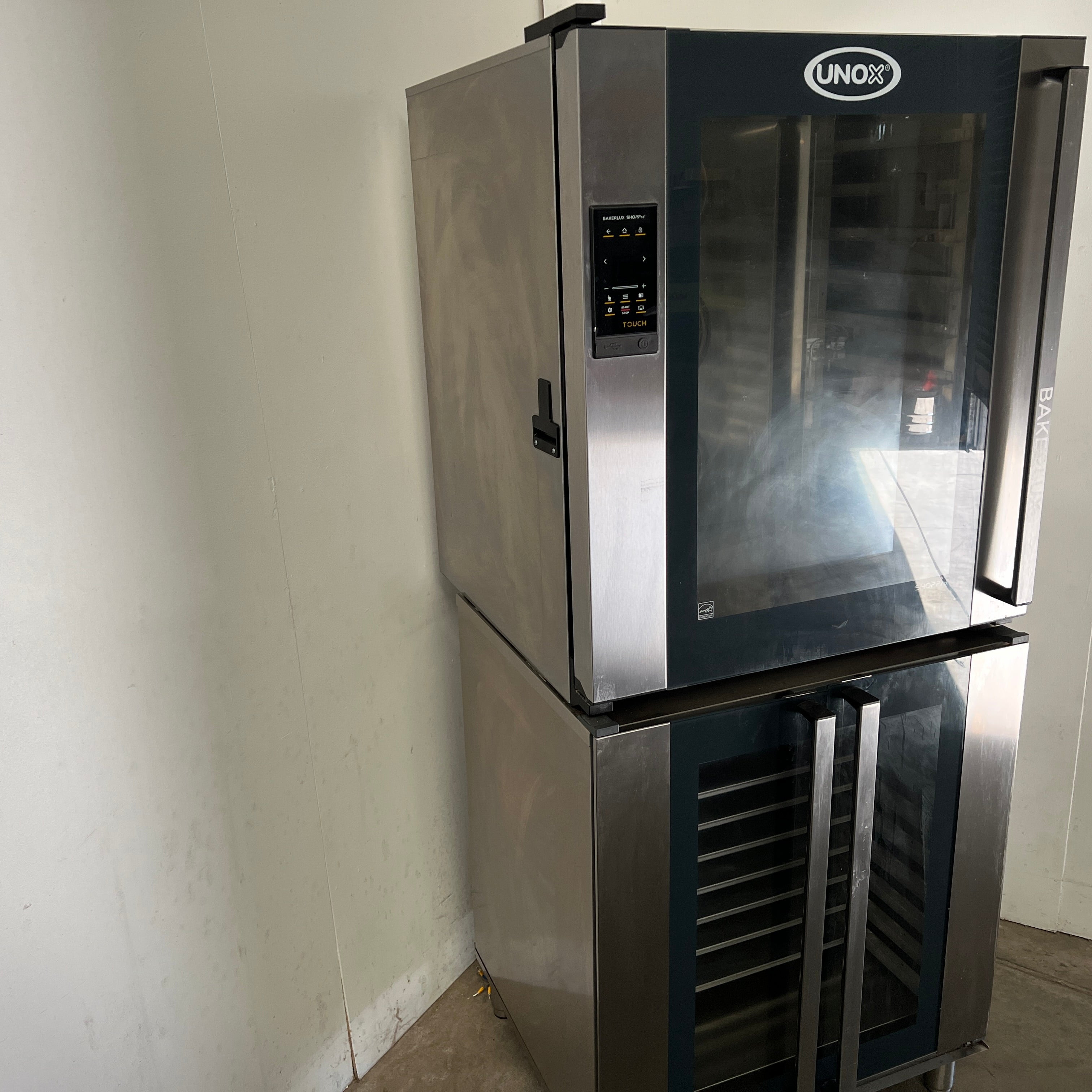 Unox XEFT-10EU-ETRV Convection Oven + Unox XEKPT-10EU-B Prover