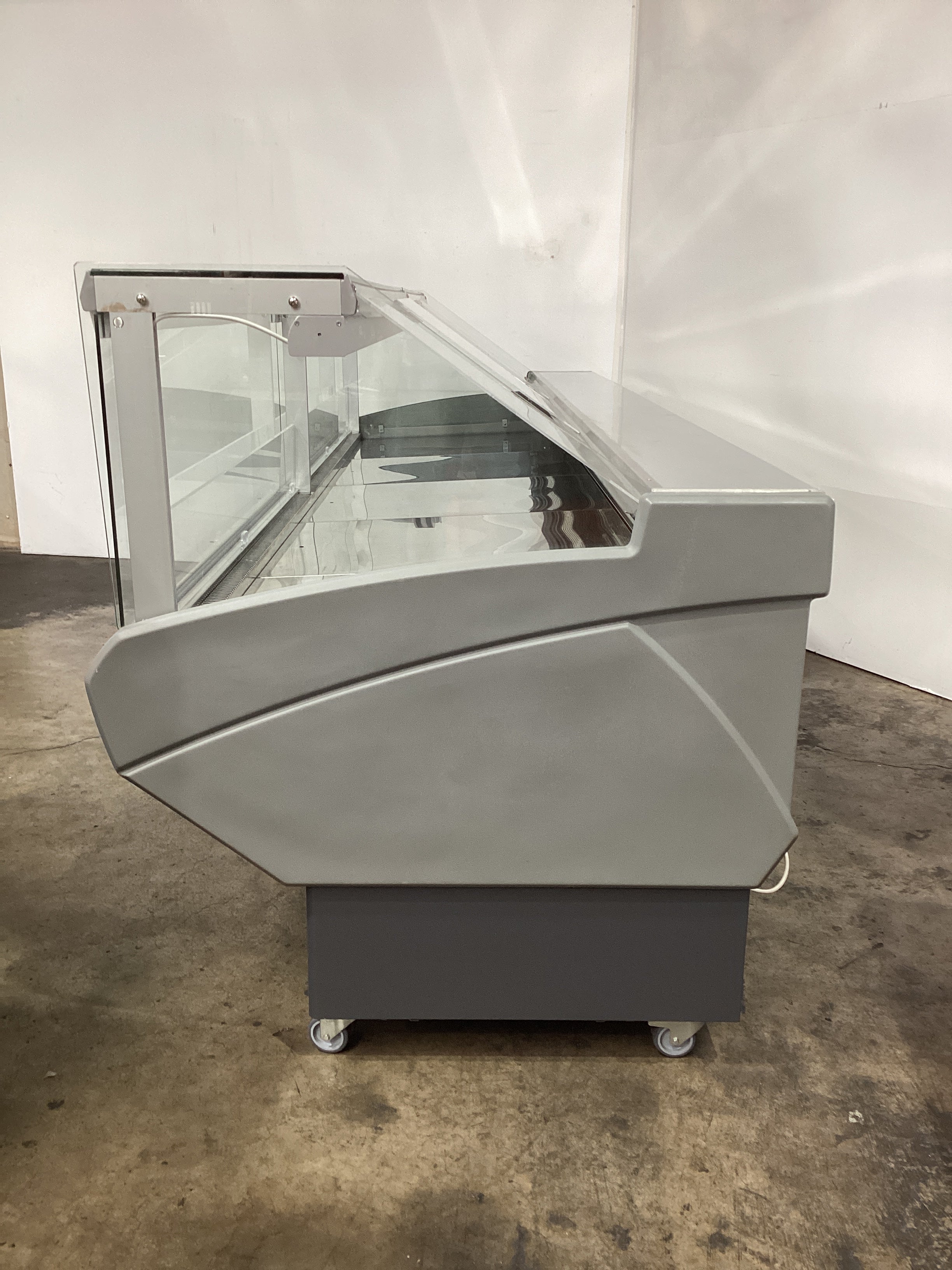 Artisan M5333 Display Cabinet