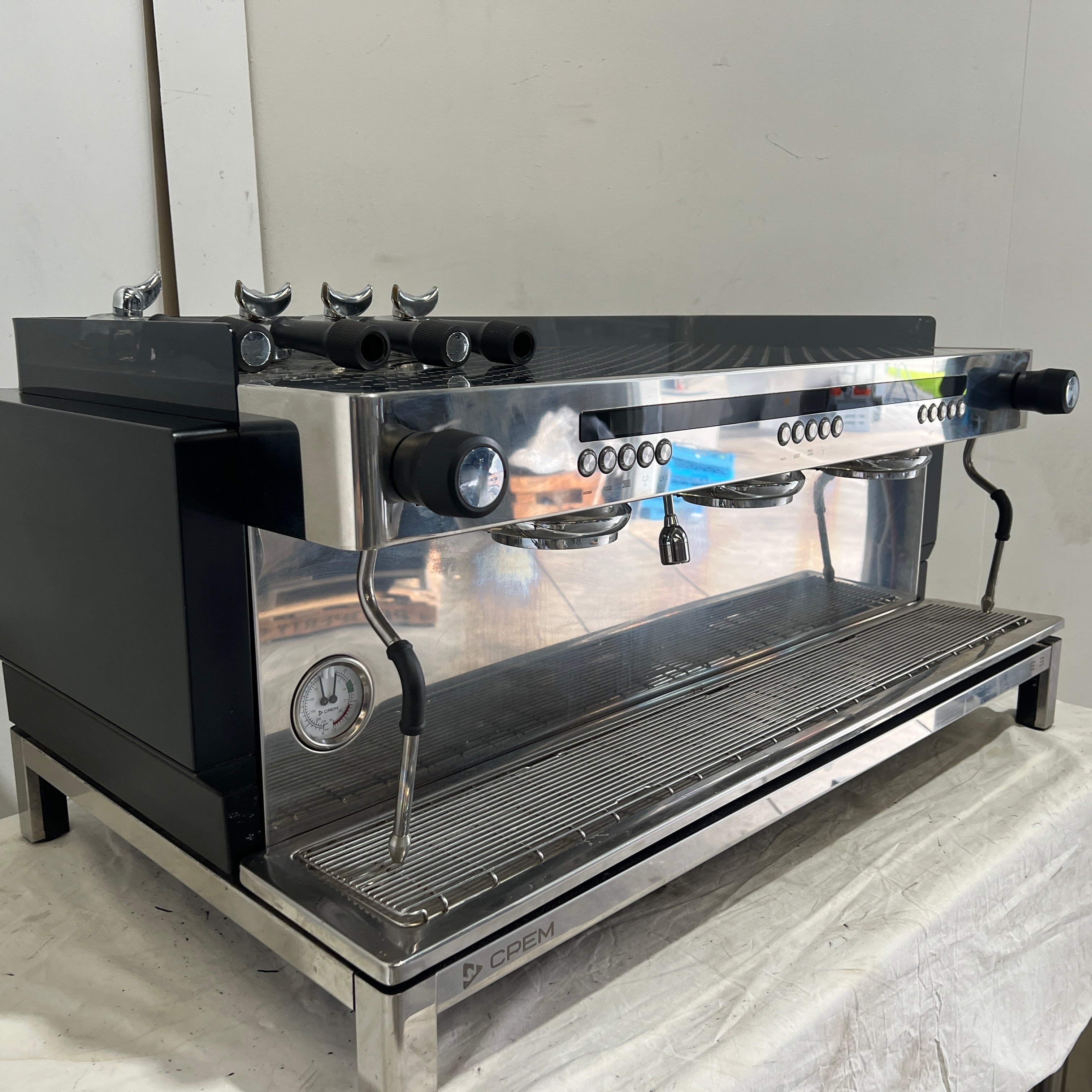 Crem ECEF-FA1B-22AR 3 Group Coffee Machine