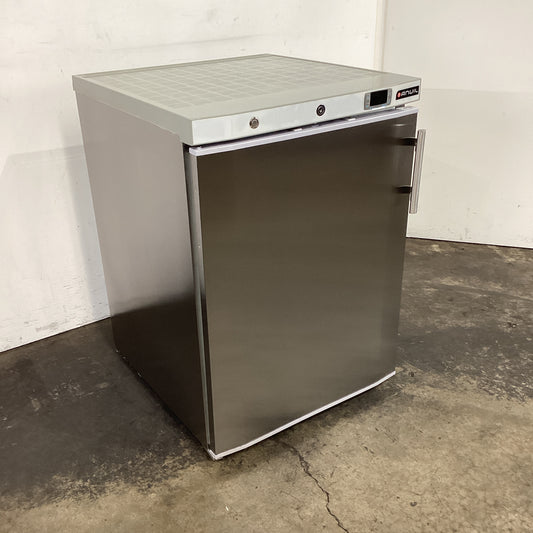 Anvil FBF2203 Underbench Freezer