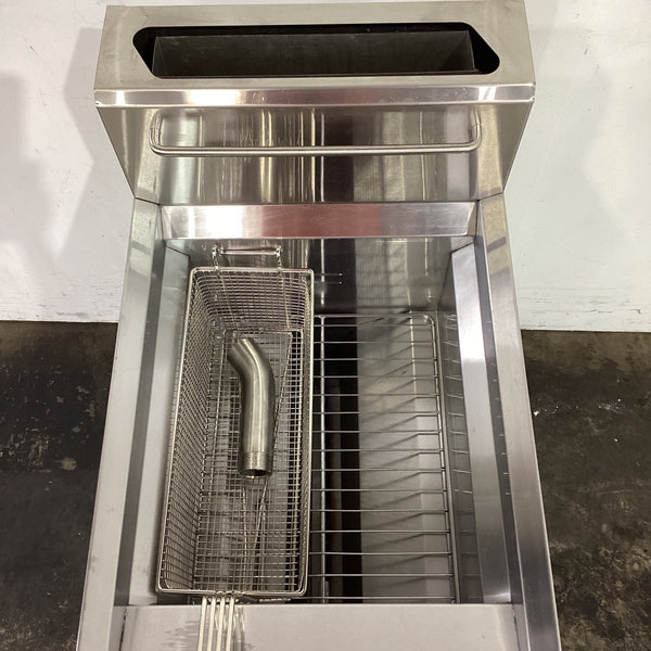 Blue Seal GT18 Fryer