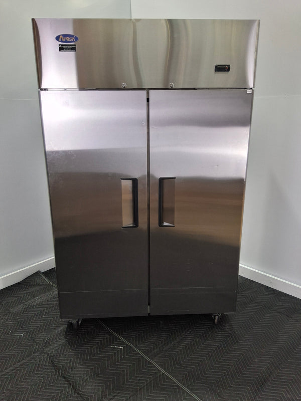 Atosa YBF9219GR Upright Freezer
