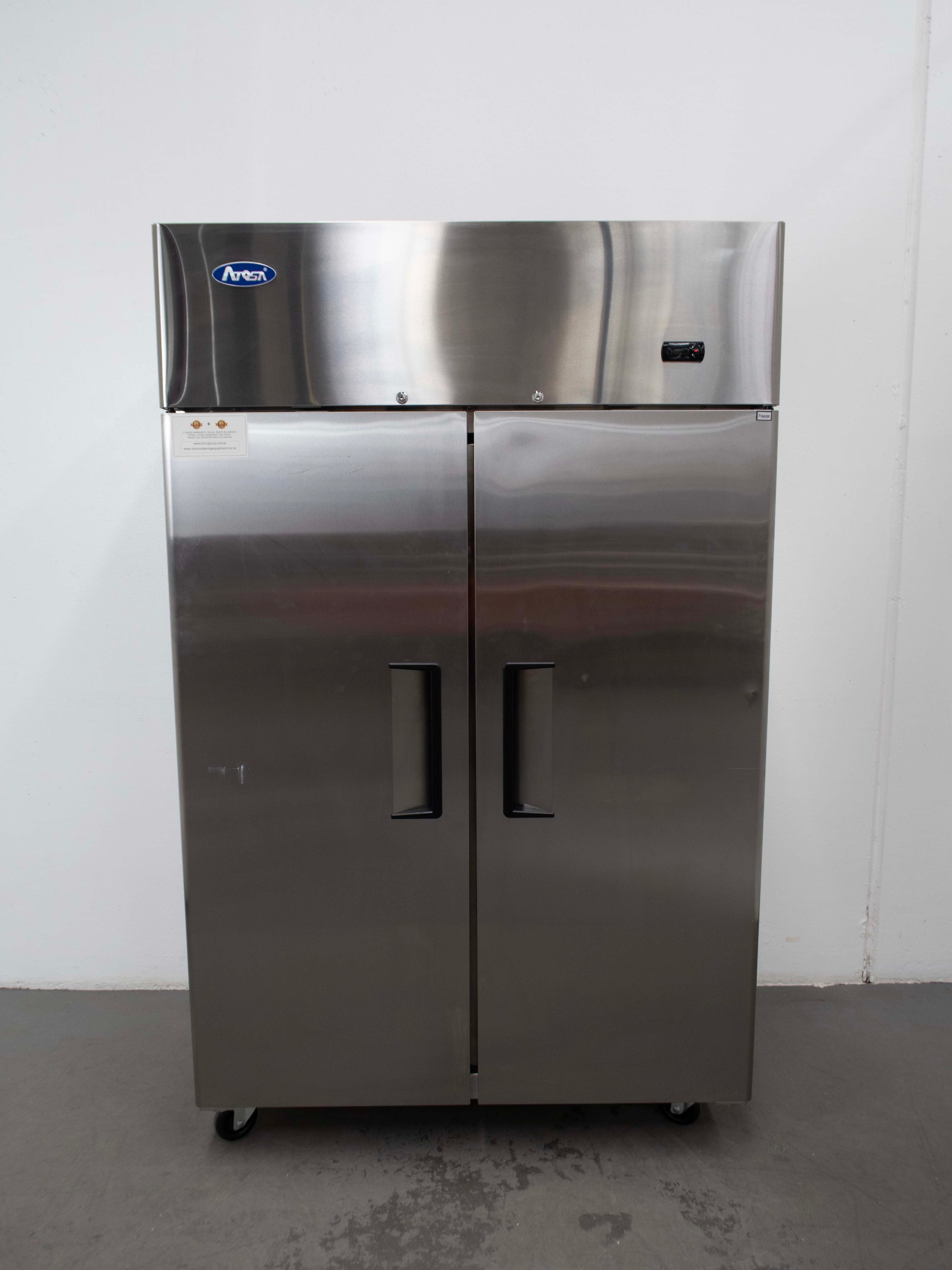 Atosa YBF9219 Upright Freezer