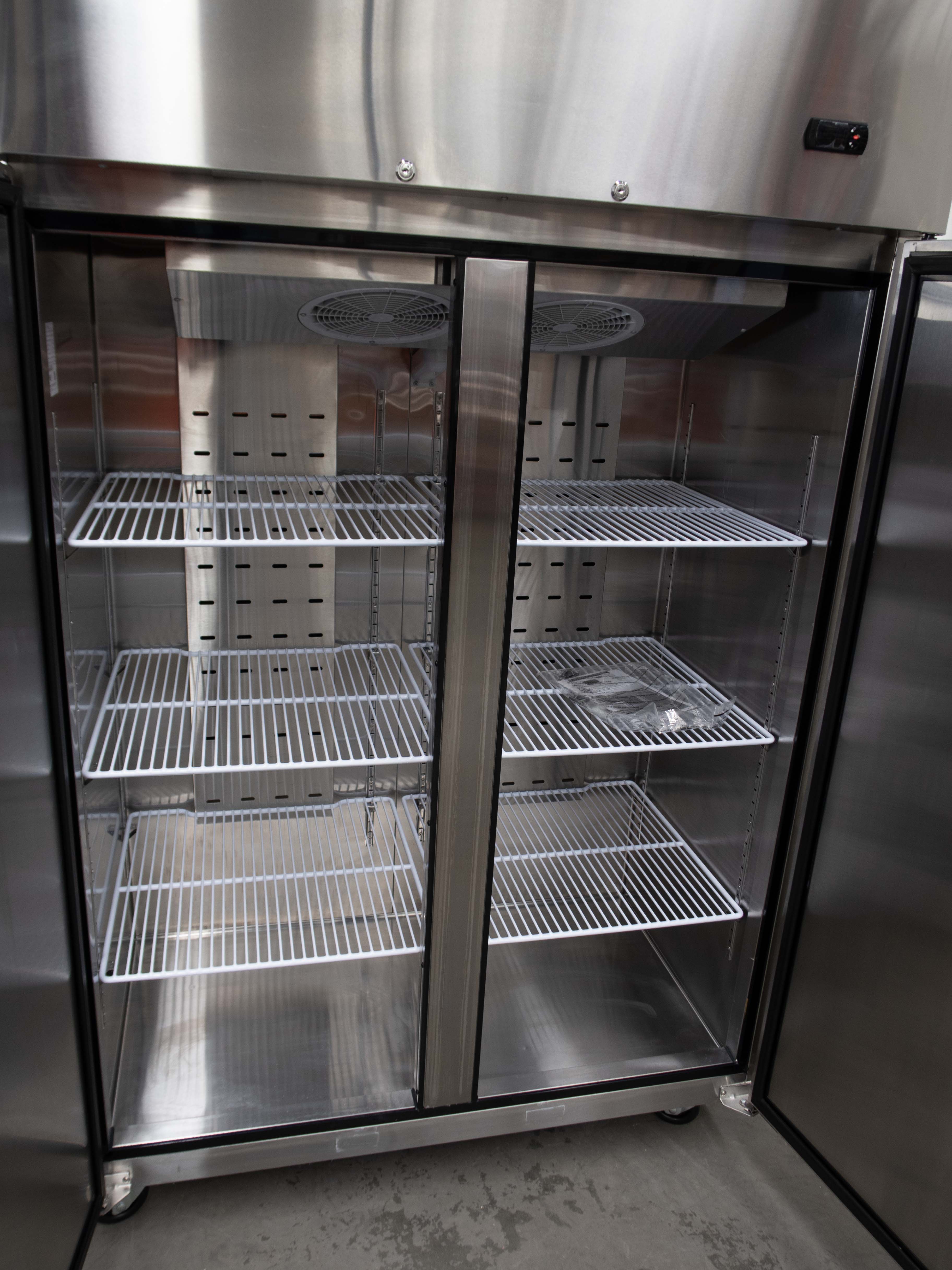 Atosa YBF9219 Upright Freezer