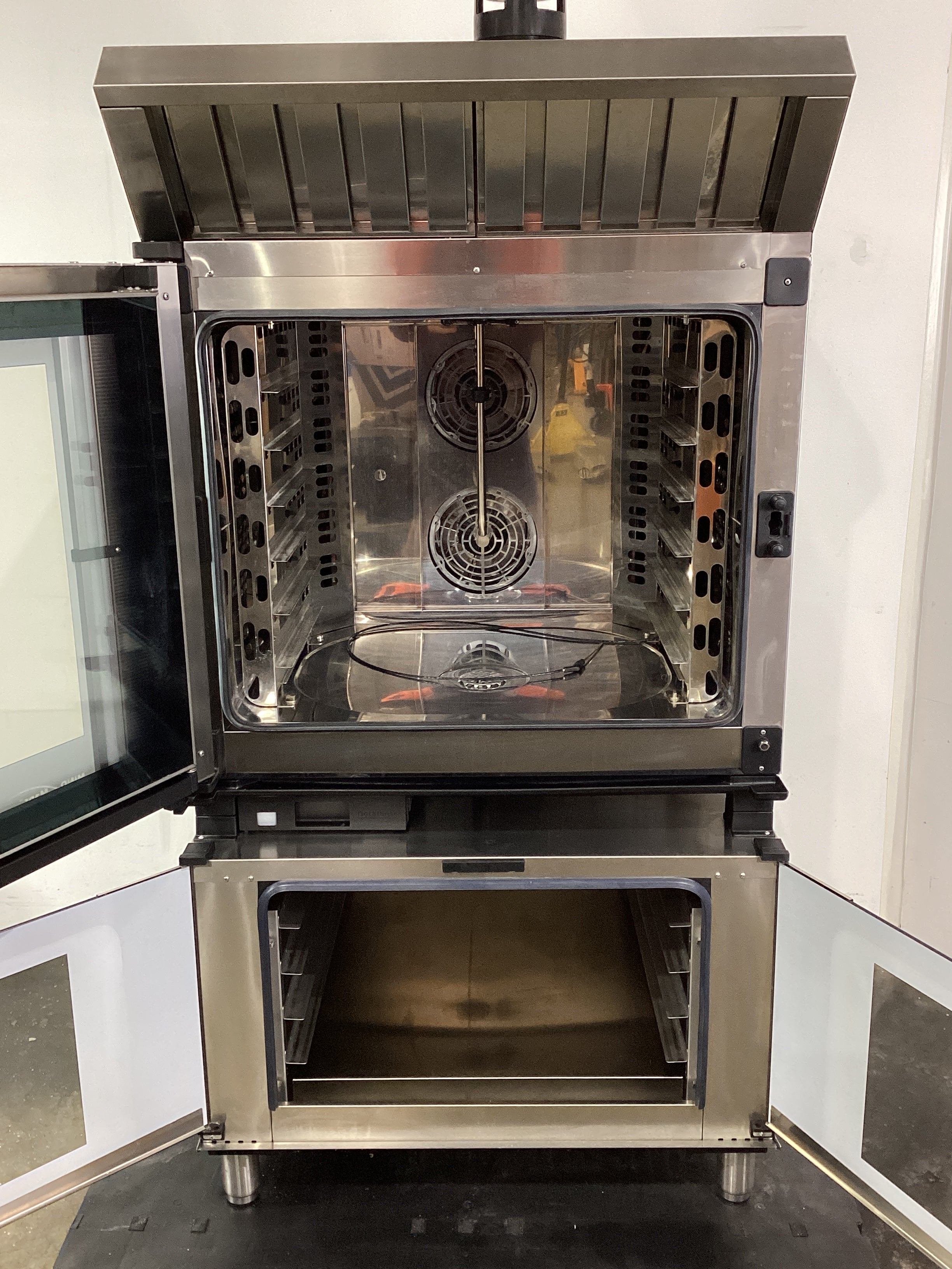 Unox XEBC-06EU-EPRM Combi Oven with Hood + Proover