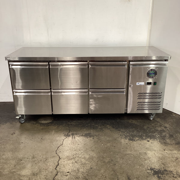FED-X XUB7C18S3D Undercounter Fridge
