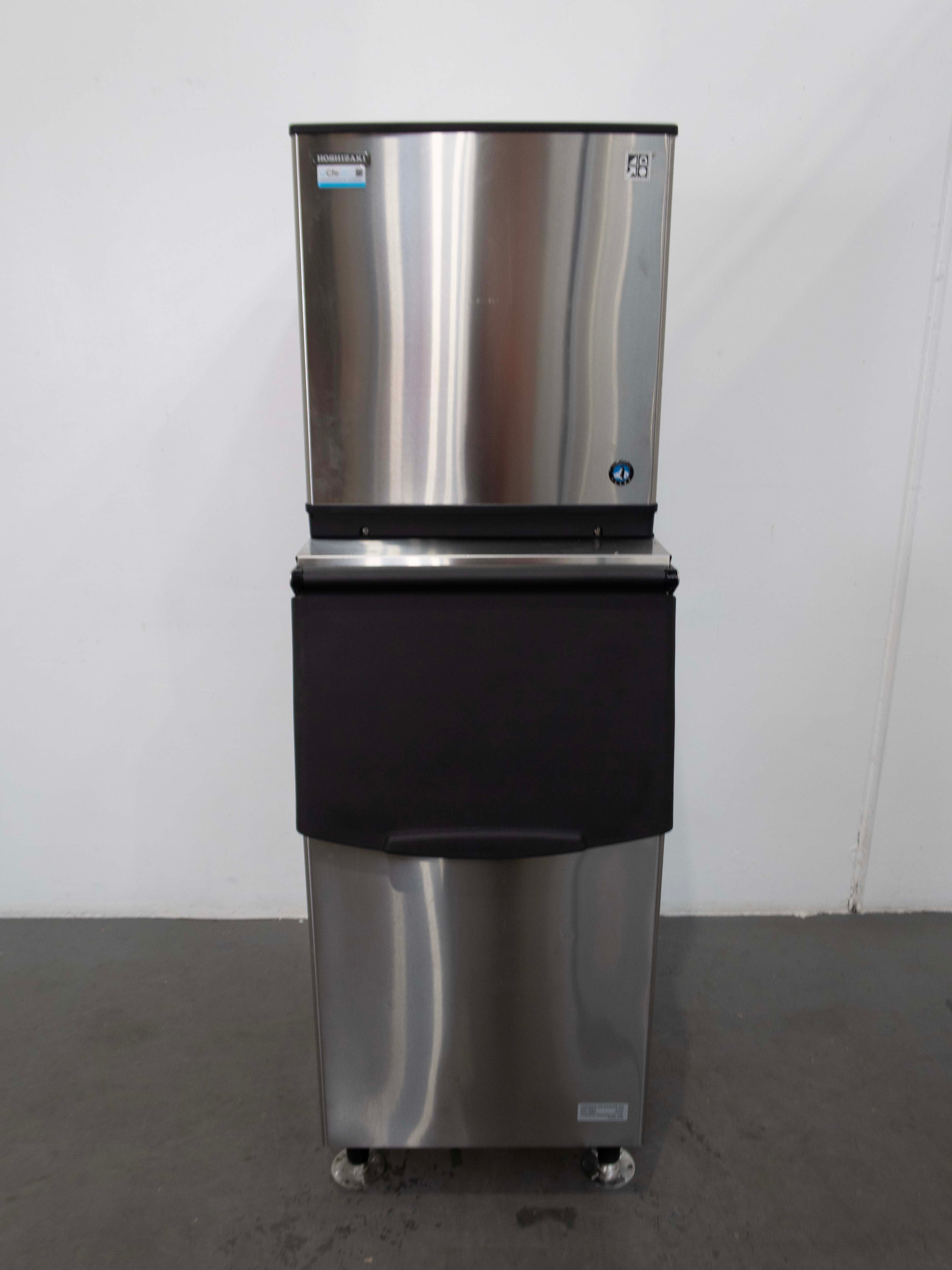 Hoshizaki KMD-201AB Ice Machine + Ice Bin