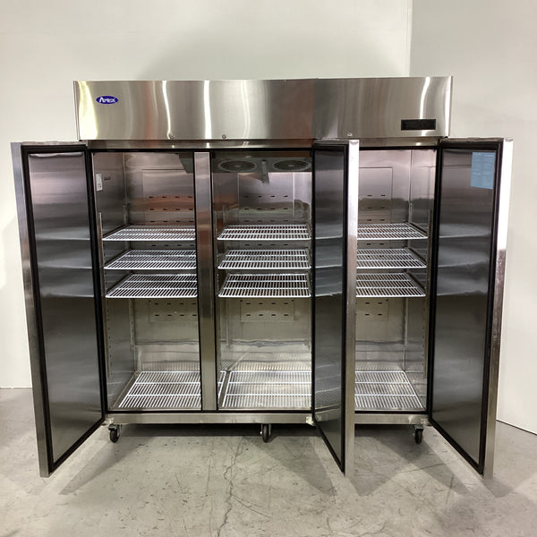 Atosa MBF8006GR Upright Fridge