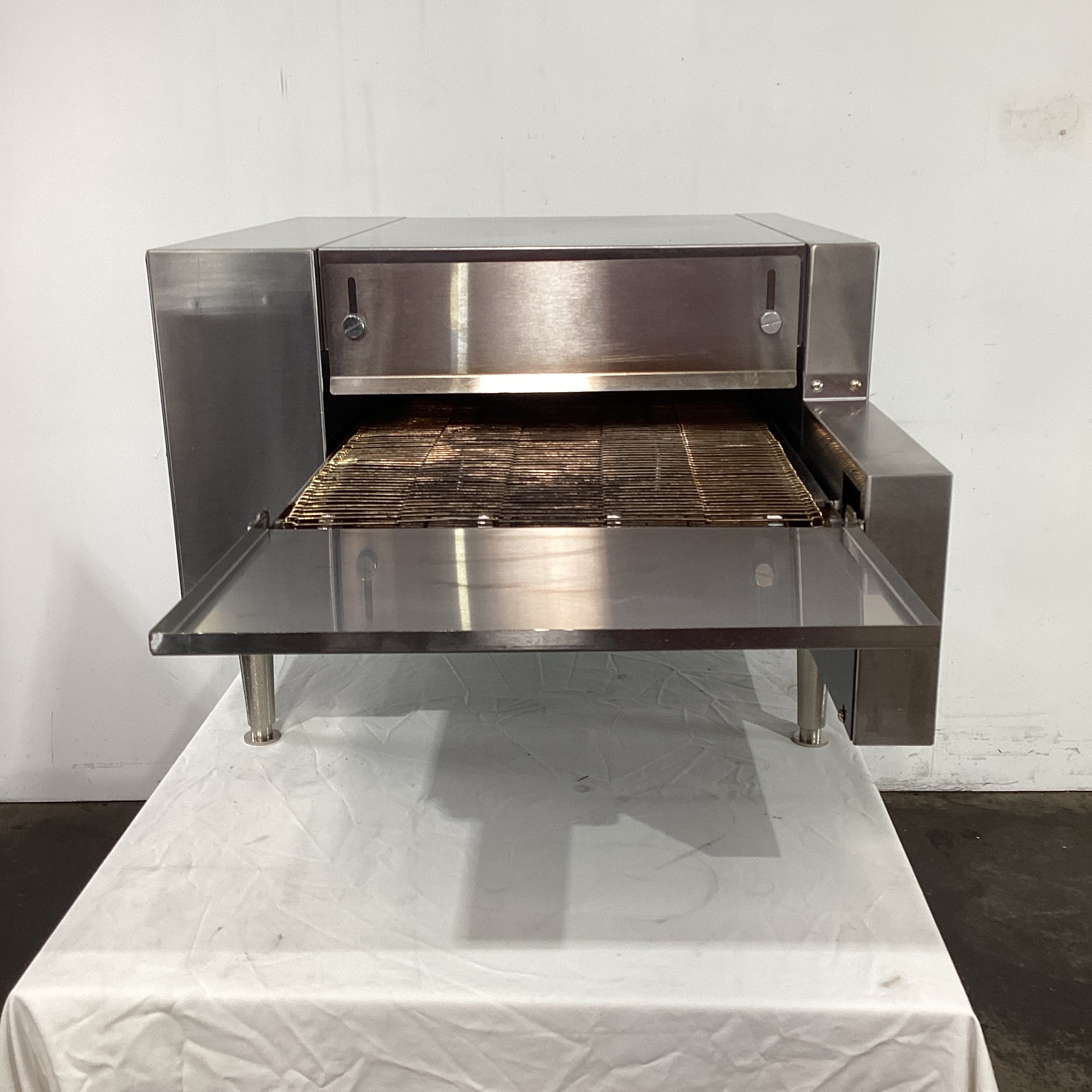 Anvil POK0004 Conveyor Pizza Oven