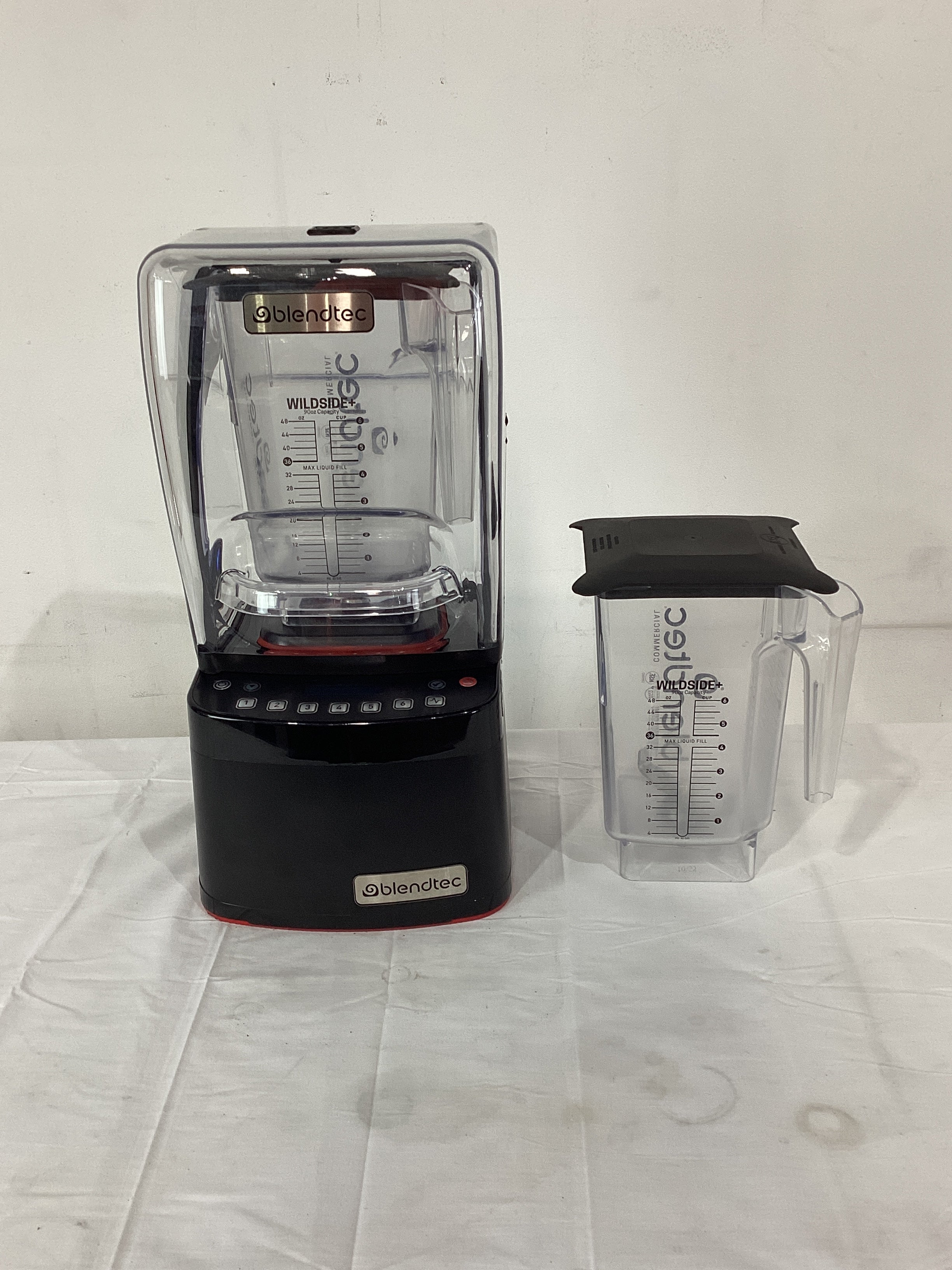 Blendtec CQB1 Blender + 2x Jugs