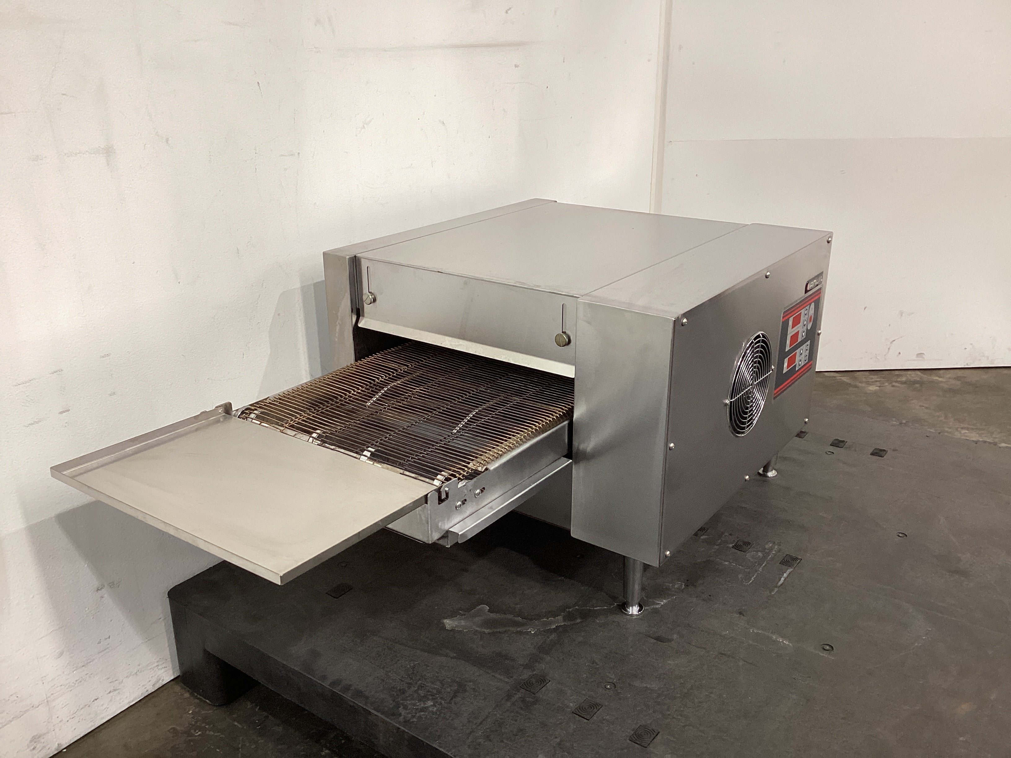 Anvil POK0004 Conveyor Pizza Oven
