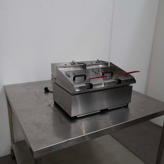 Woodson W.FRT50C Countertop Split Pan Fryer