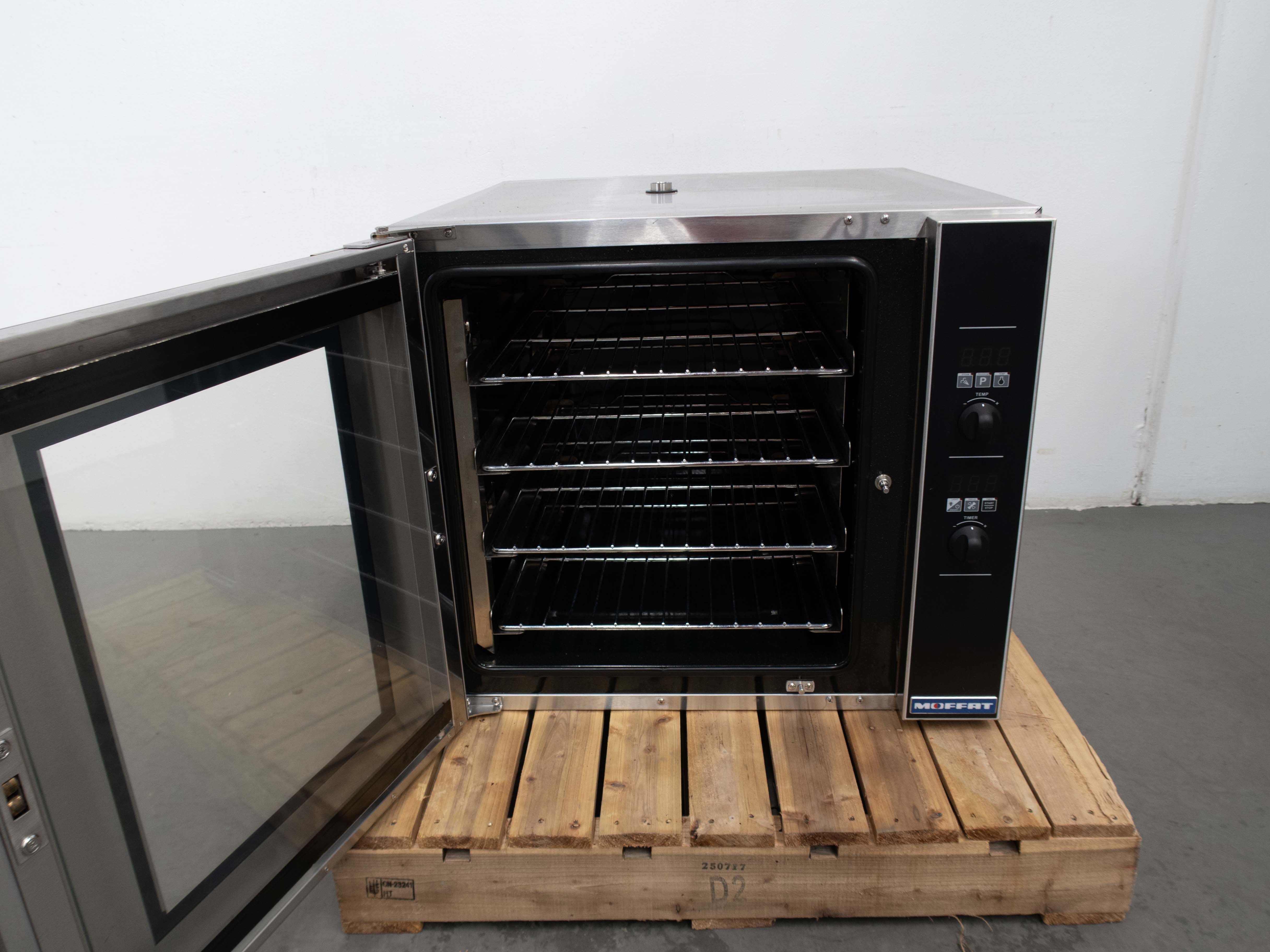 Turbofan E32D4 Convection Oven + Stand