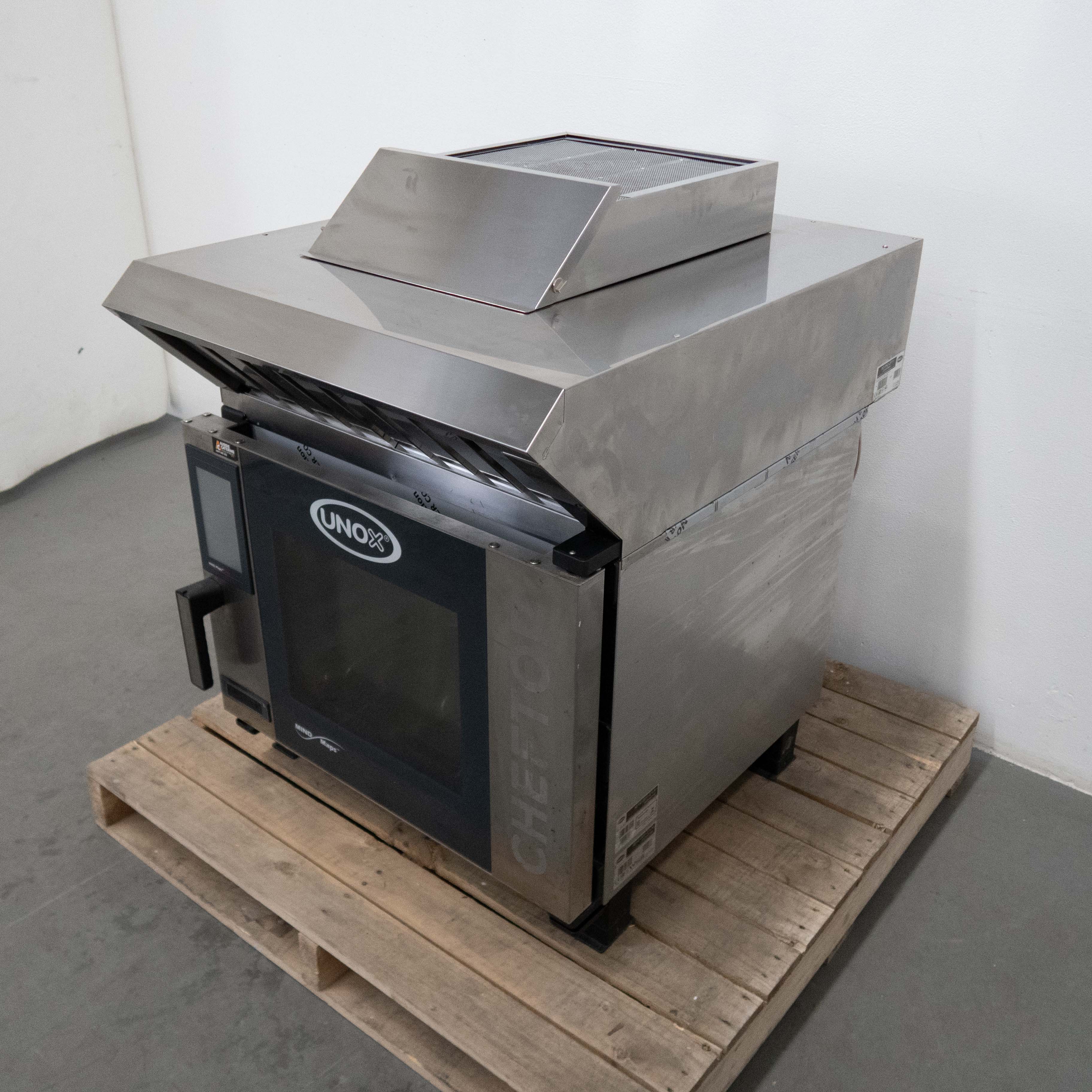 Unox XEVC-0511E1LM Combi Oven + Exhaust Hood