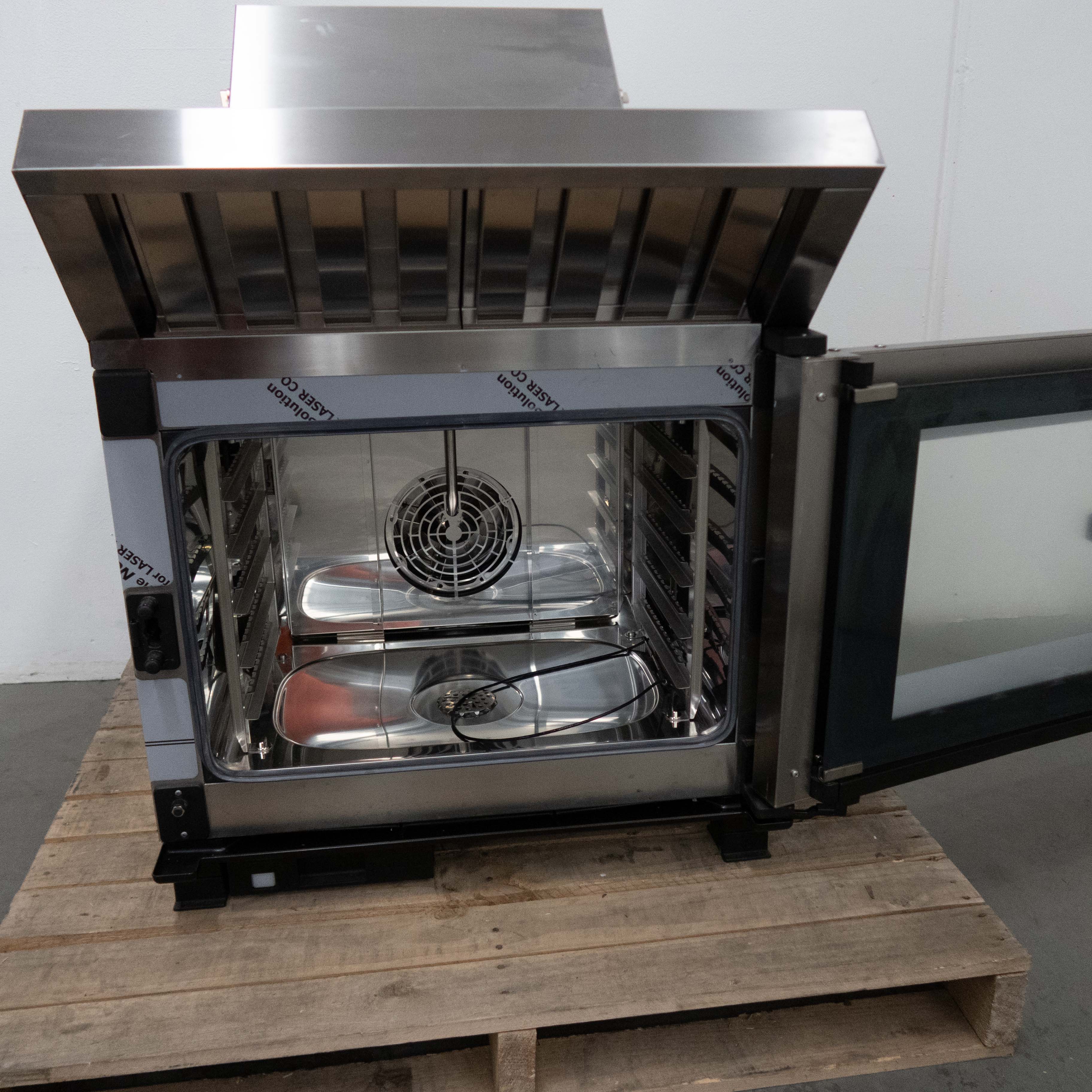 Unox XEVC-0511E1LM Combi Oven + Exhaust Hood