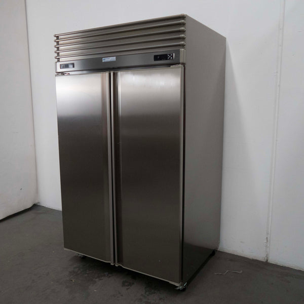Artisan M1722	Upright Fridge/Freezer