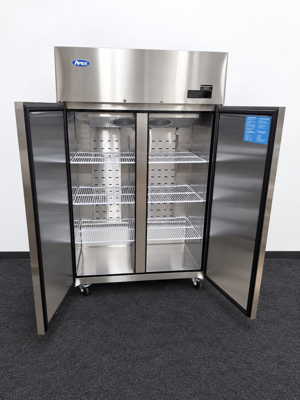 Atosa YBF9219GR Upright Freezer