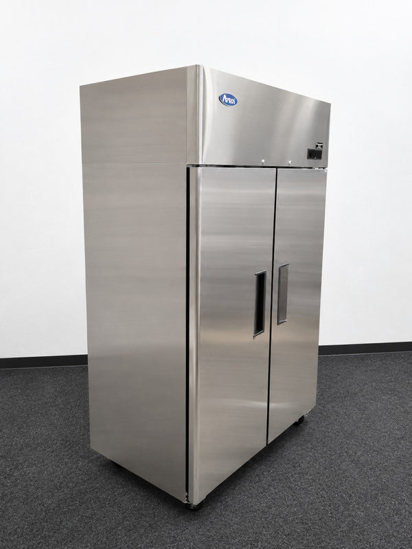 Atosa YBF9219GR Upright Freezer