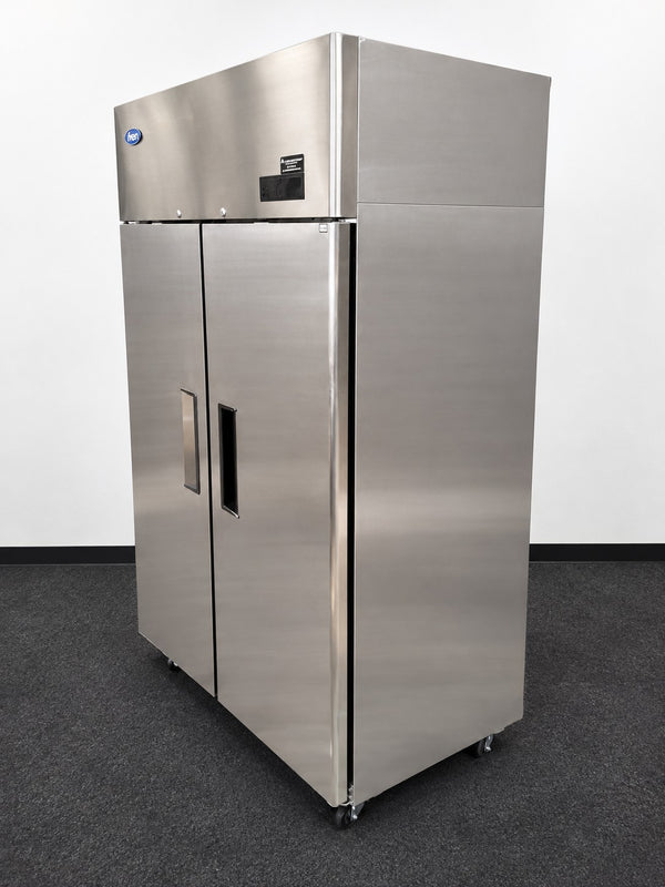 Atosa YBF9219GR Upright Freezer