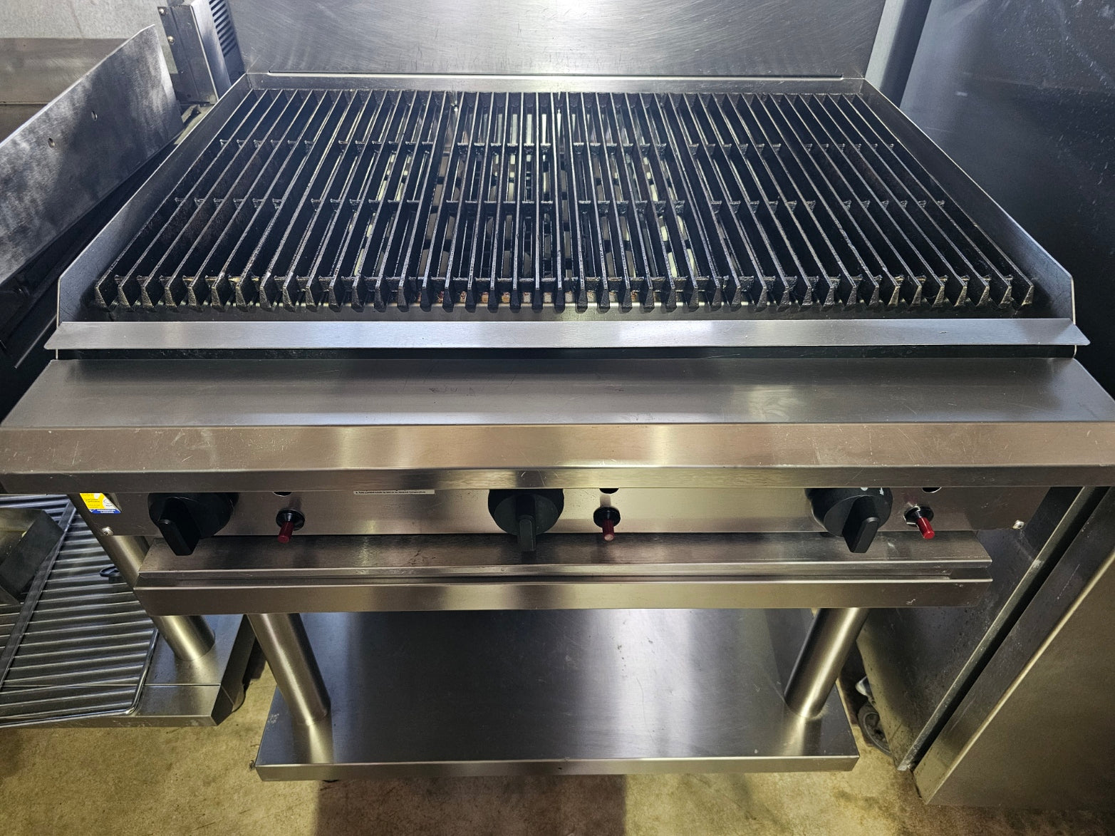 Luus CS-9C Chargrill + Stand