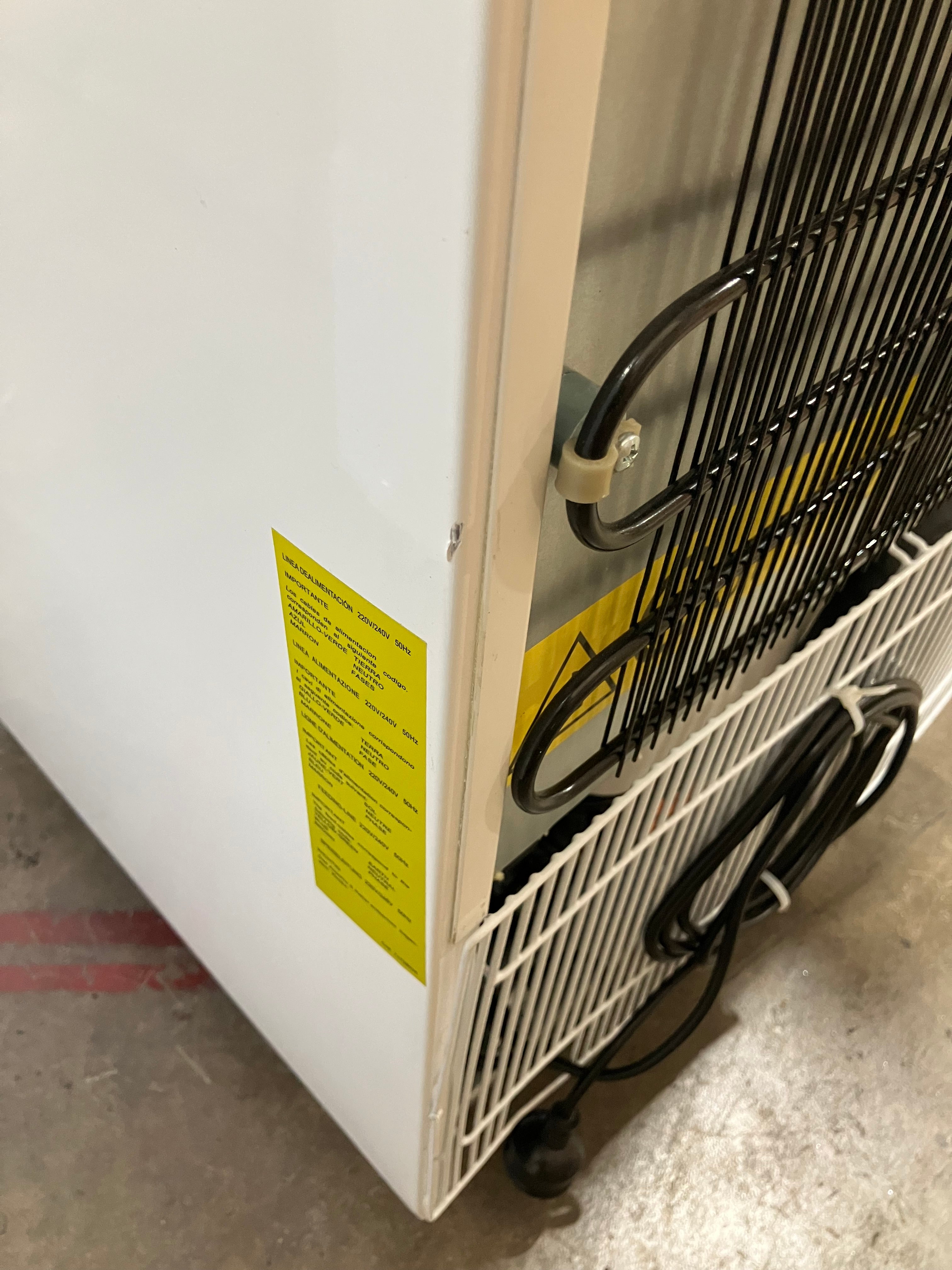 Polar DM075-A G-Series Upright Fridge