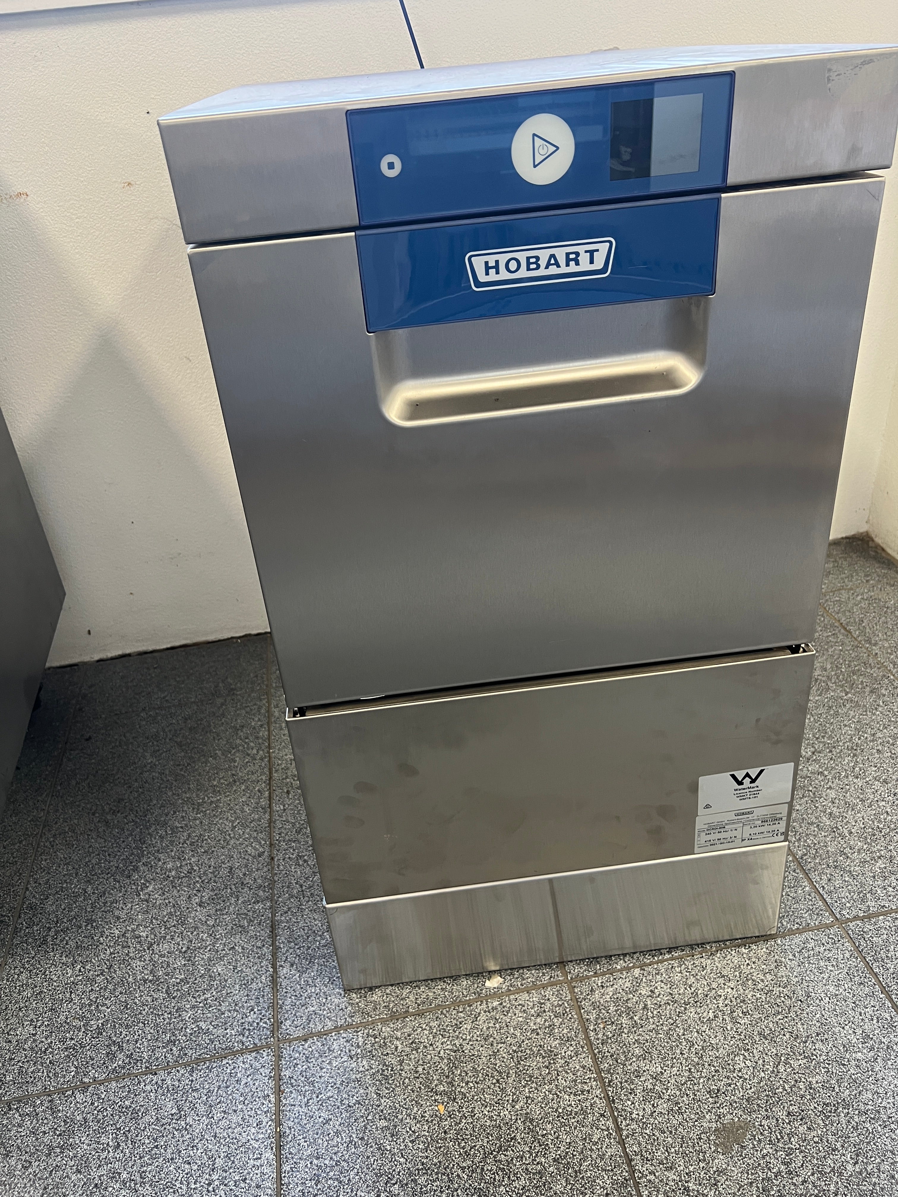 Hobart GCROI-90B Undercounter Glasswasher with Reverse Osmosis