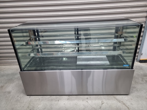 Williams Topaz HTG18 Cake Display