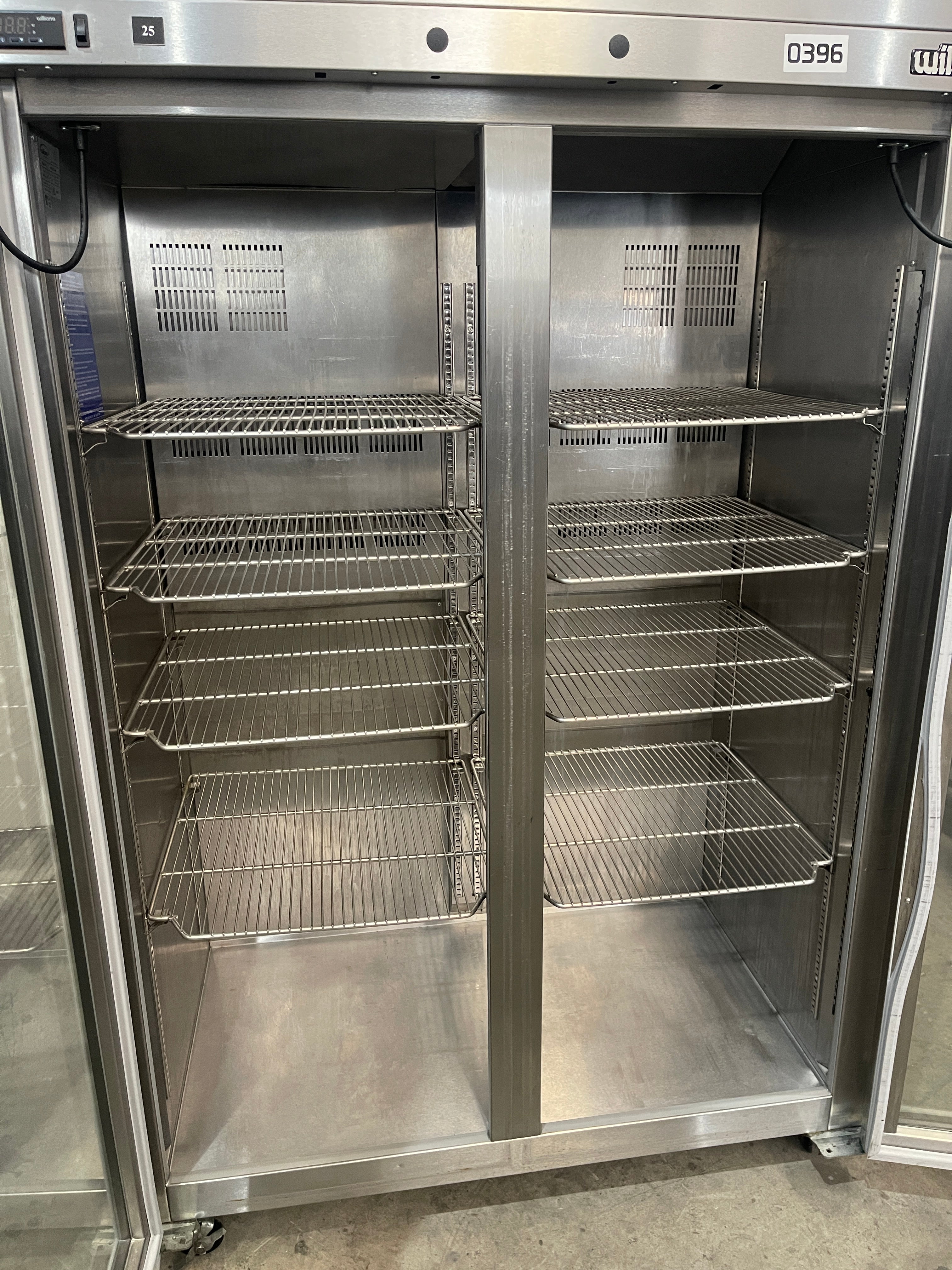 Williams HPS2GDSS-0H0 2 Door Upright Fridge
